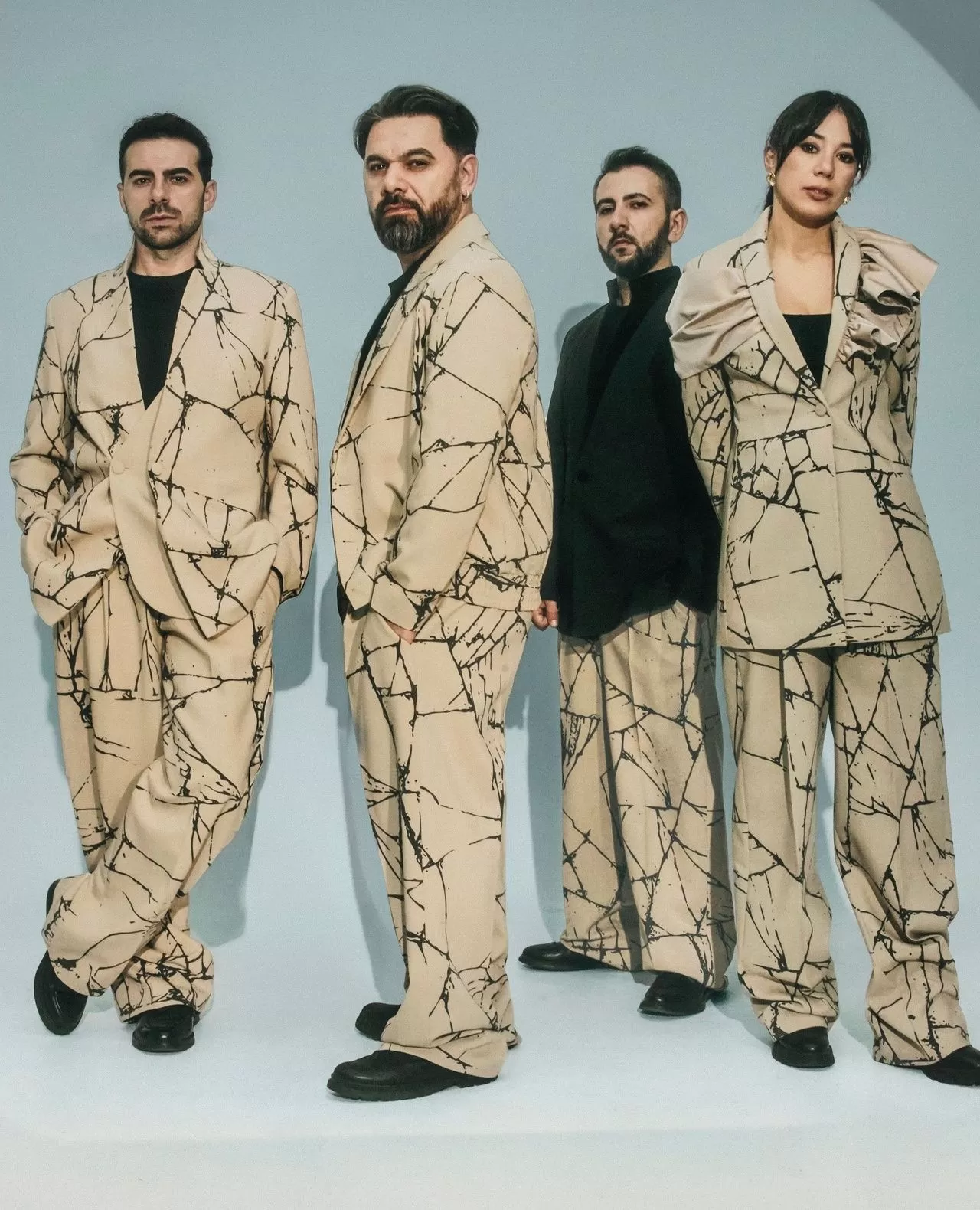 Qamar'ın 'Deli Dünya' Albümü: Hipnotik Bir Psychedelic Yolculuk