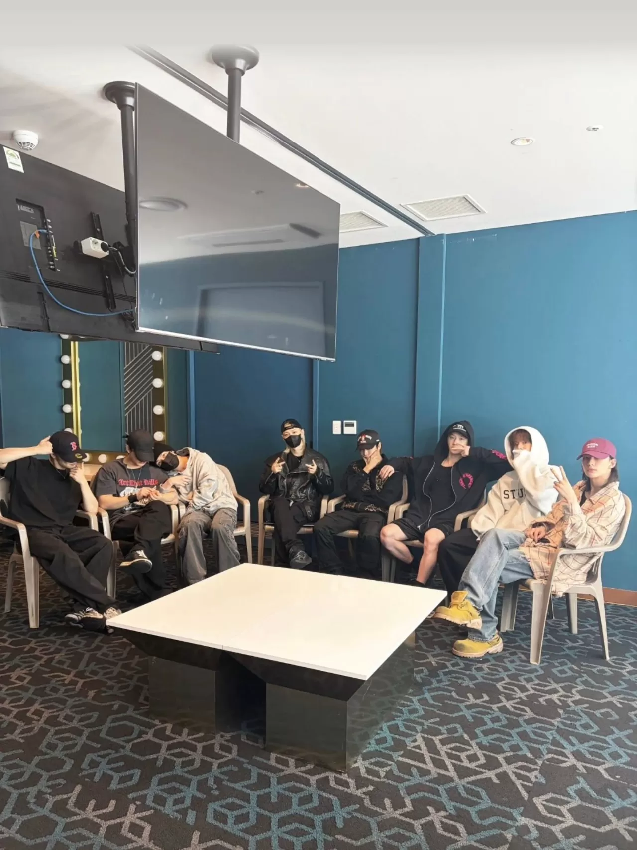 Stray Kids Instagram'dan 'Küçük Evi'ne Davet