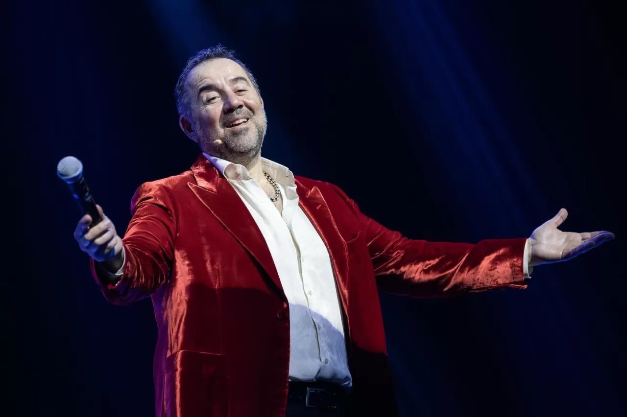 Ata Demirer'den Ankara'ya veda mesajı: "Rüzgar gibi geçti"