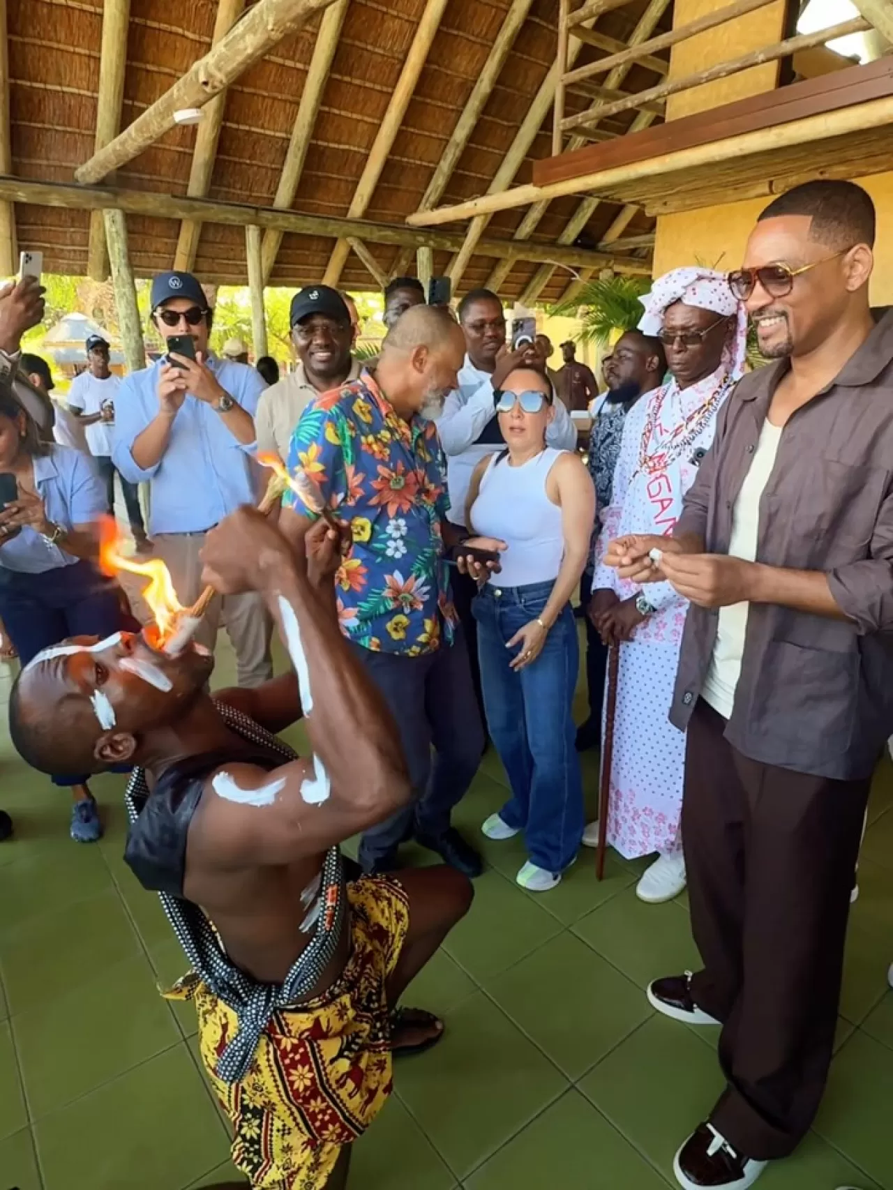 Will Smith Angola'yı Ziyaret Etti ve E1 Series Heyecanını Başlattı