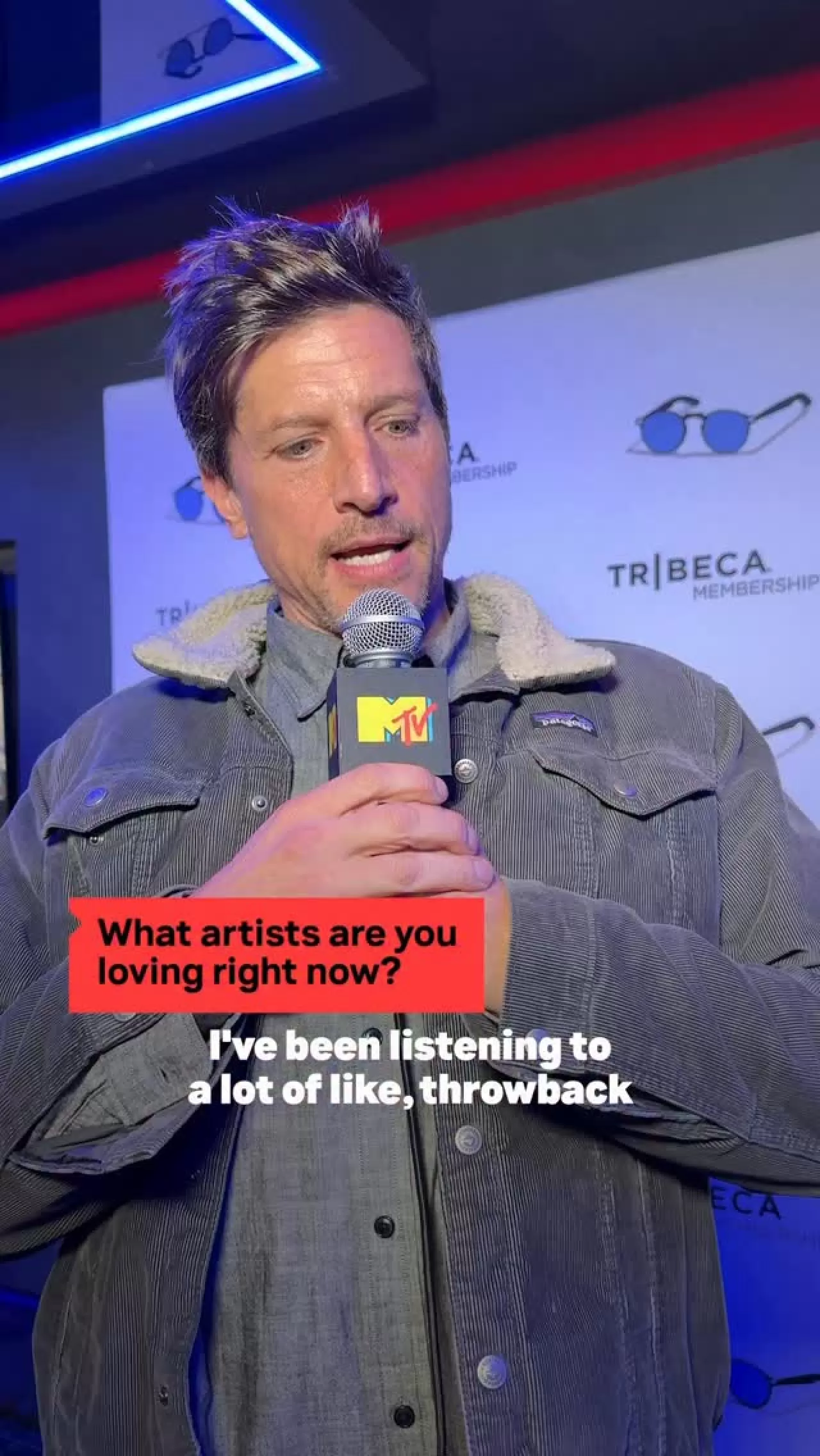 Simon Rex MTV'de 80'ler Müzik Tutkusuyla Paylaşım Yaptı