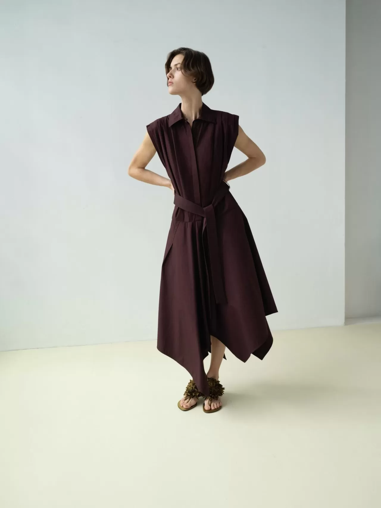 Proenza Schouler Spring 2026: Adinna Dress ve Flower Sandals