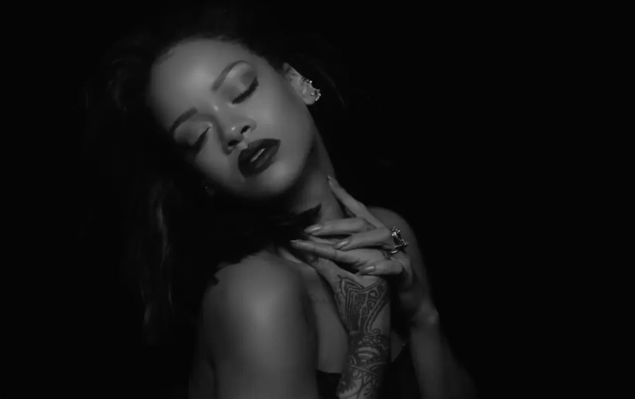 badgalriri'nin 'Kiss It Better' Şarkısı 10 Yıl Oldu!