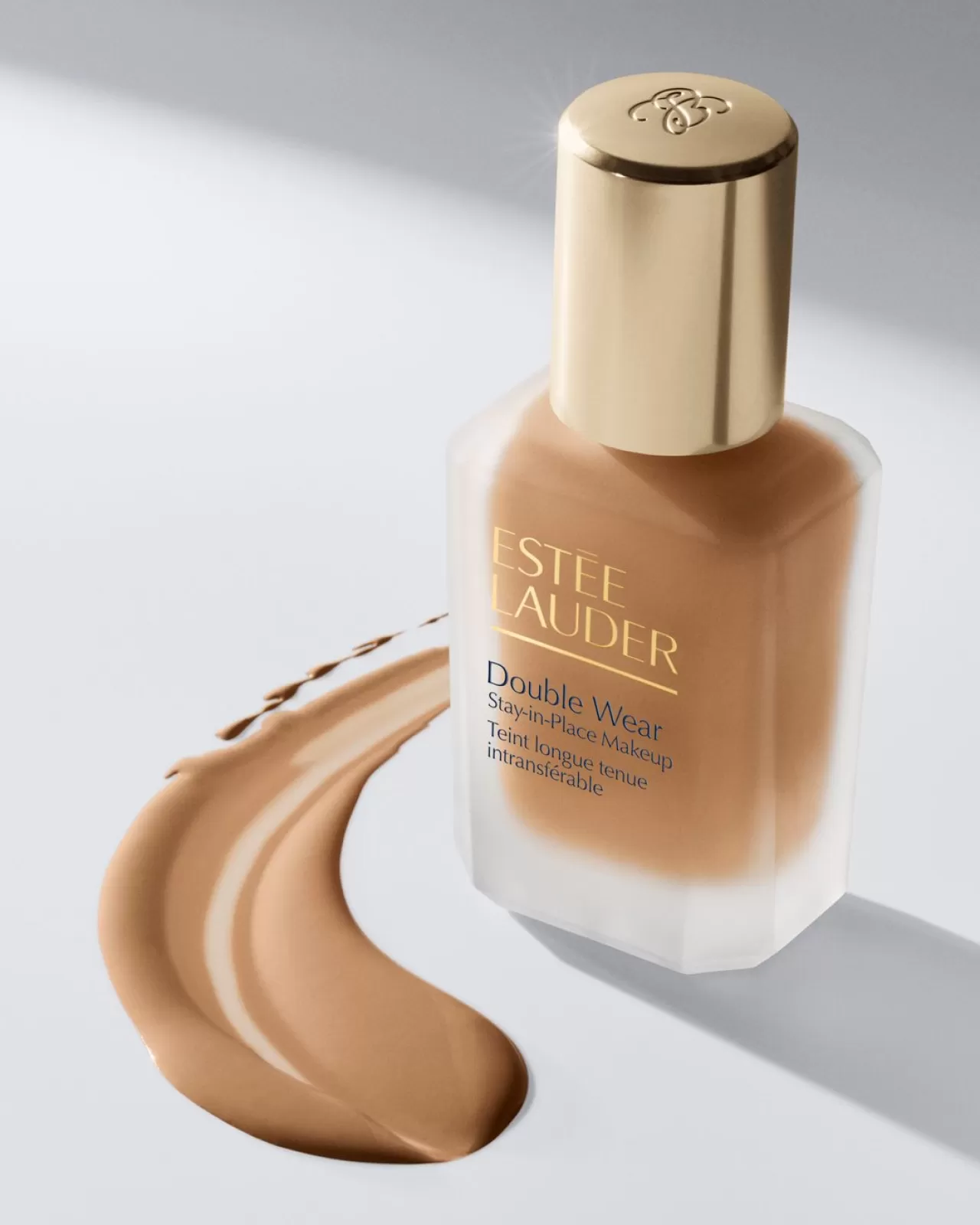 Estée Lauder Double Wear Yeniden Formüle Edildi: Daha Hafif, Doğal Mat Bitiş
