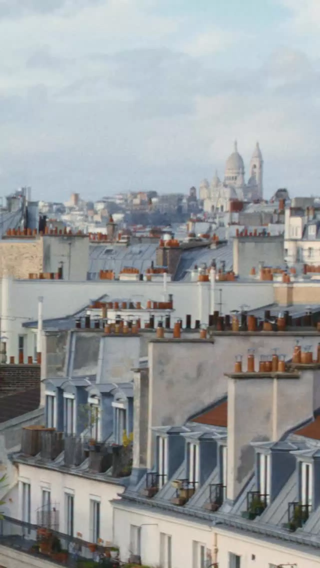 Dior Fall 2026: Paris Çatılarında Modanın Dönüşümü