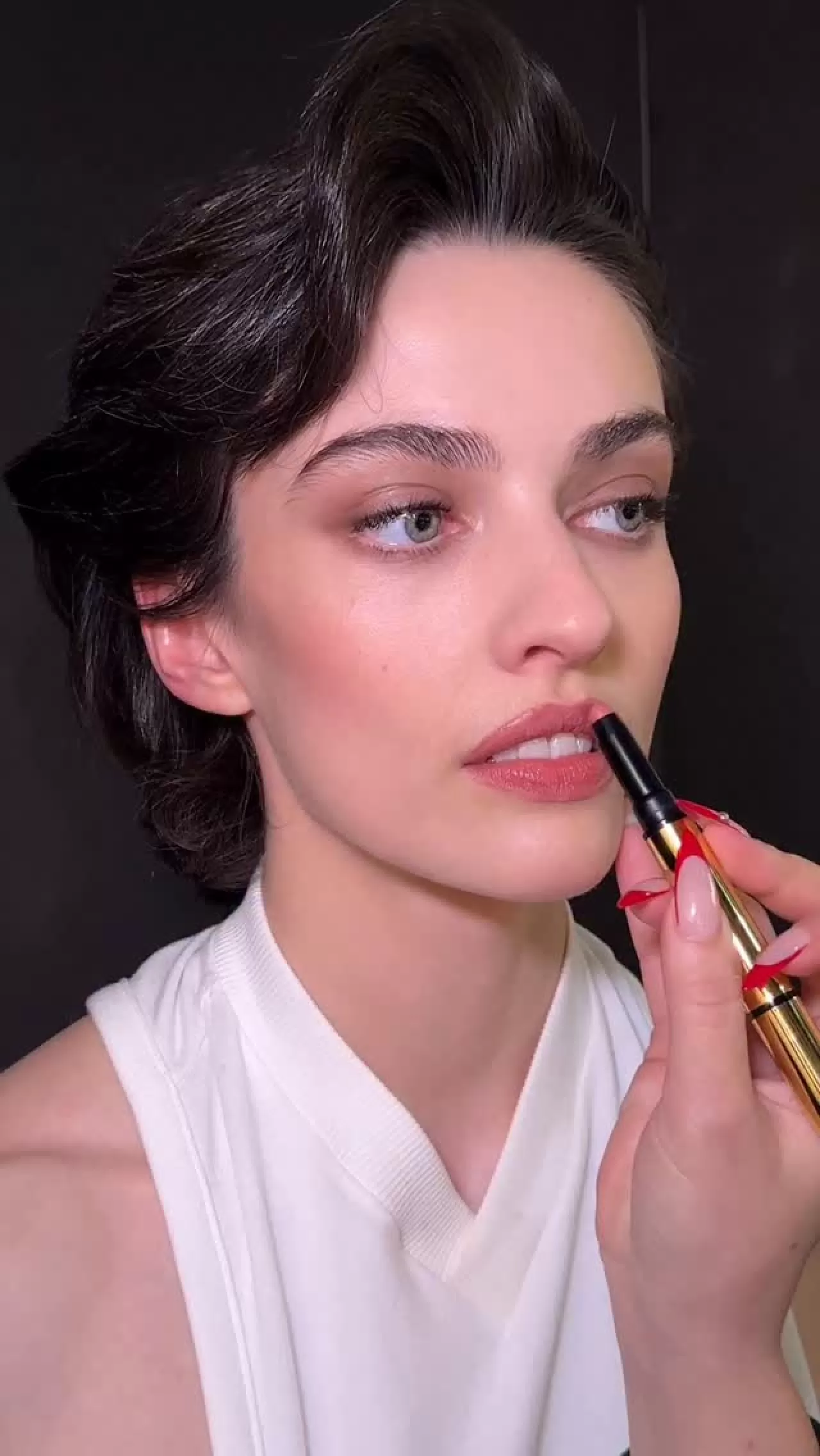 Pat McGrath Labs, Versace İlkbahar/Yaz 2026 Kampanyası İçin Backstage Makyajını Paylaştı