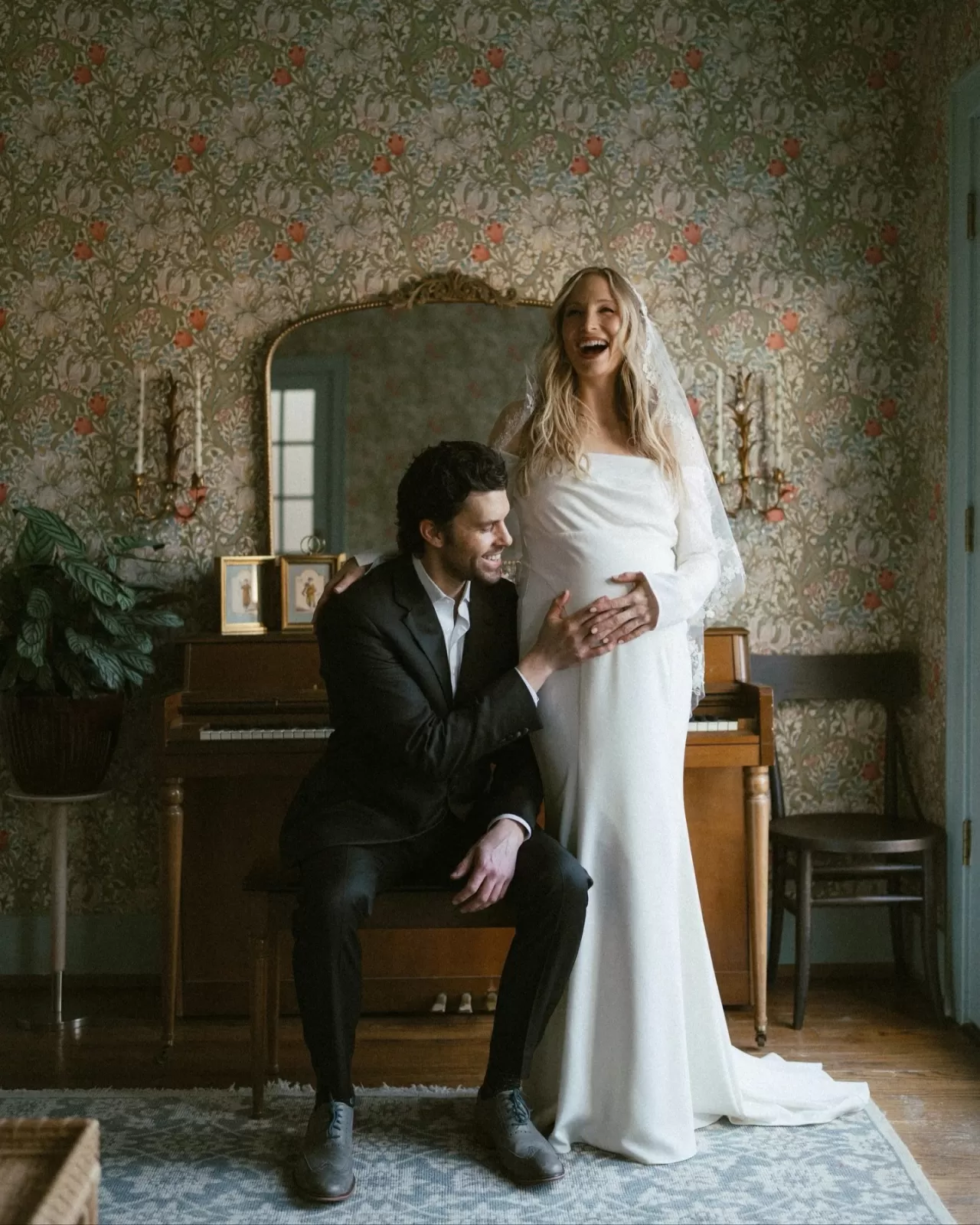 Candice King ve Steven Krueger Evlendi: Sette Hiç Tanışmadılar