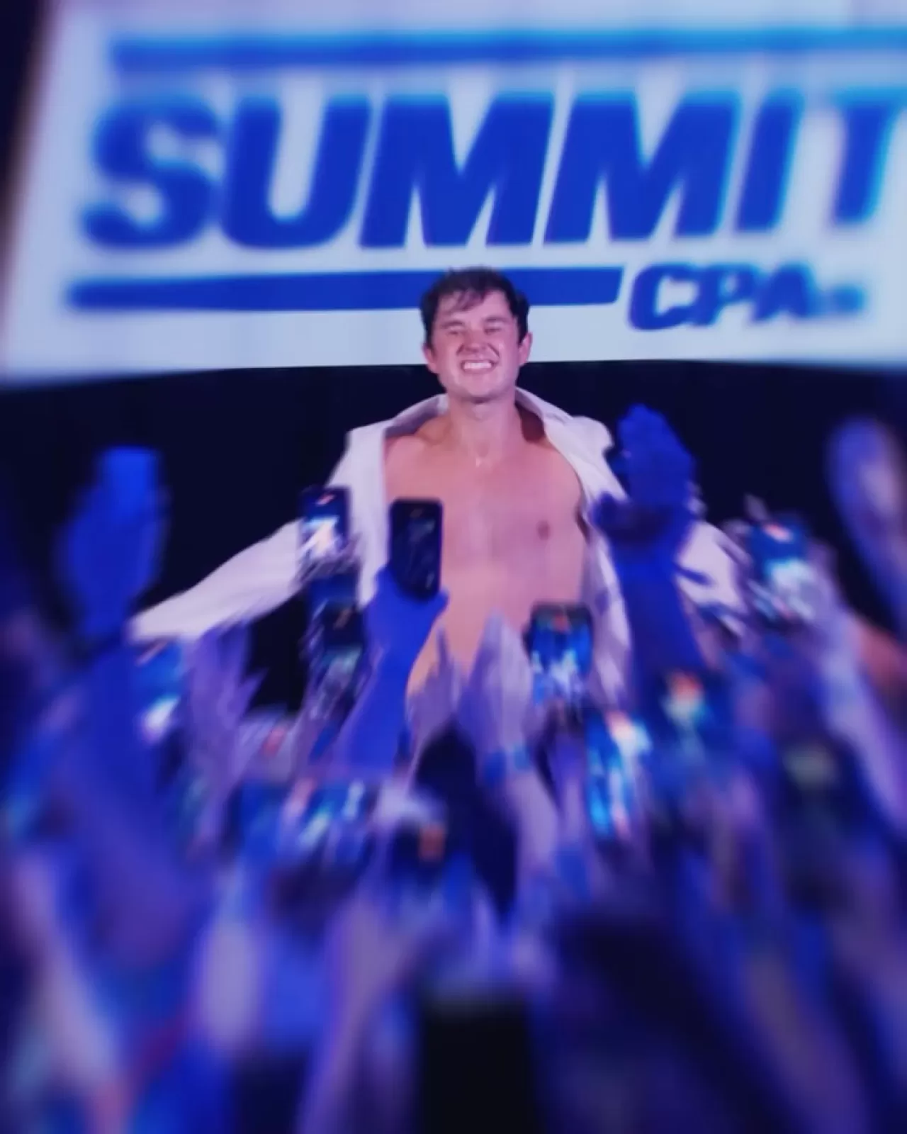 John Summit NYC'de Ofis Partisiyle CTRL ESCAPE Performansı Sergiledi