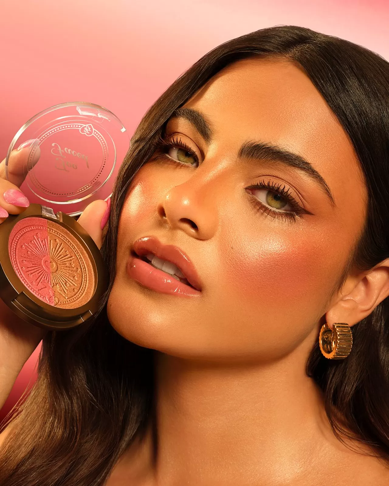 Too Faced'ten Çok Yönlü Makyaj Çözümü: Sun Bunny Blushing Bronzer