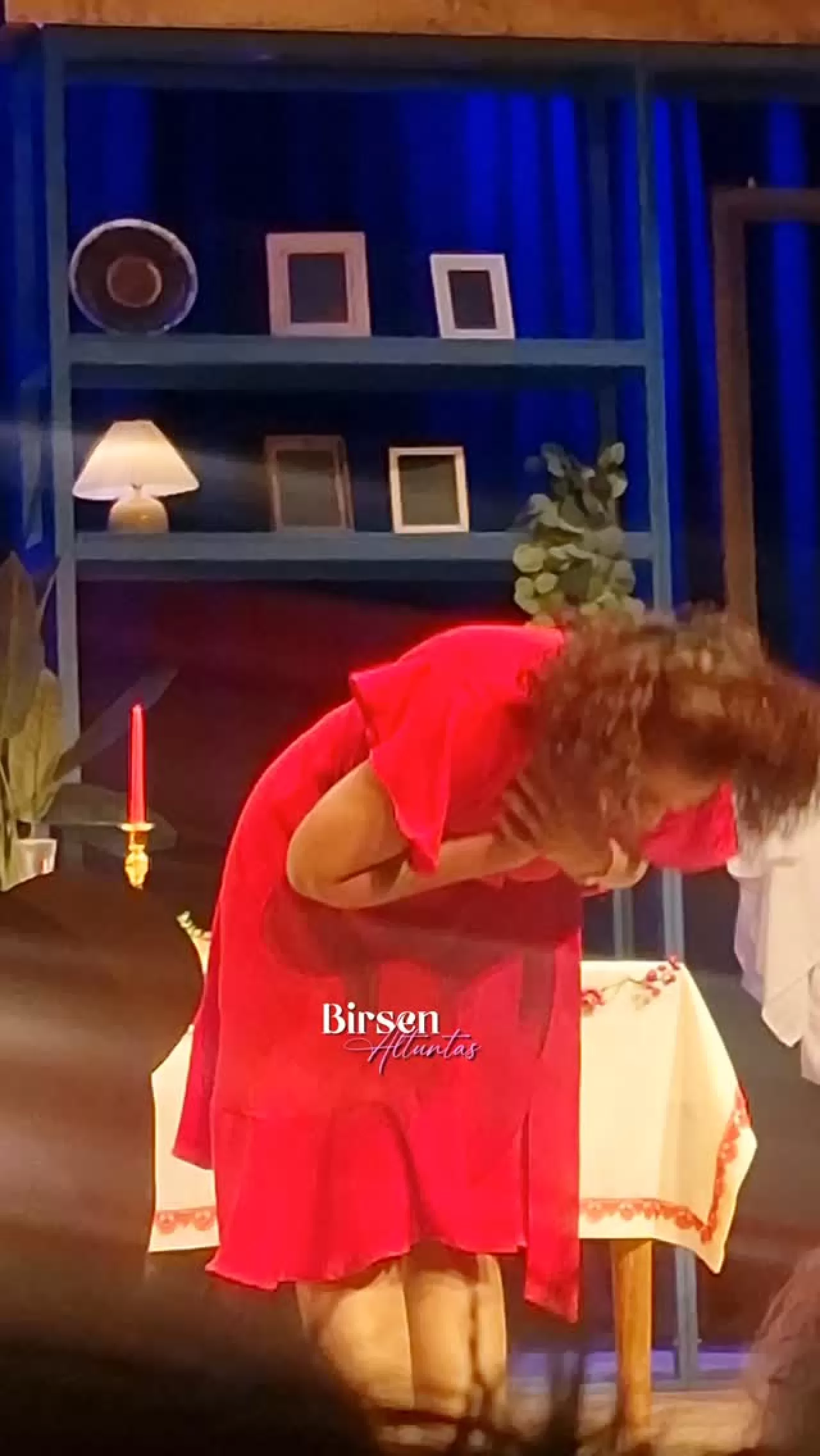 Ecem Erkek'in 'Kara Kız' Performansı Seyircileri Ağlattı