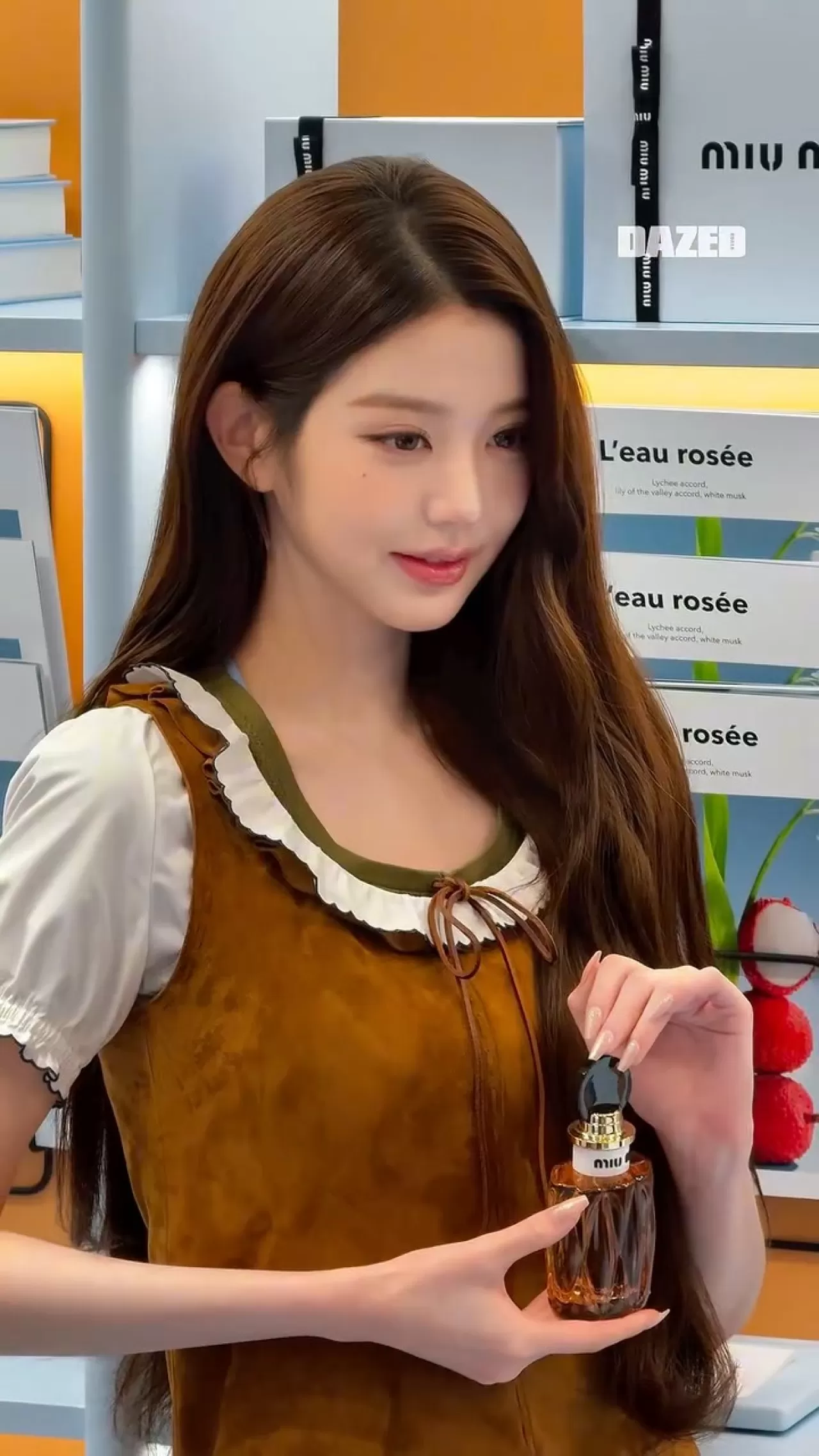 Miu Miu'nun Yeni Parfümü Miutin, 더현대 서울'da Pop-Up Store ile Tanıtıldı: Jang Won-young Katıldı