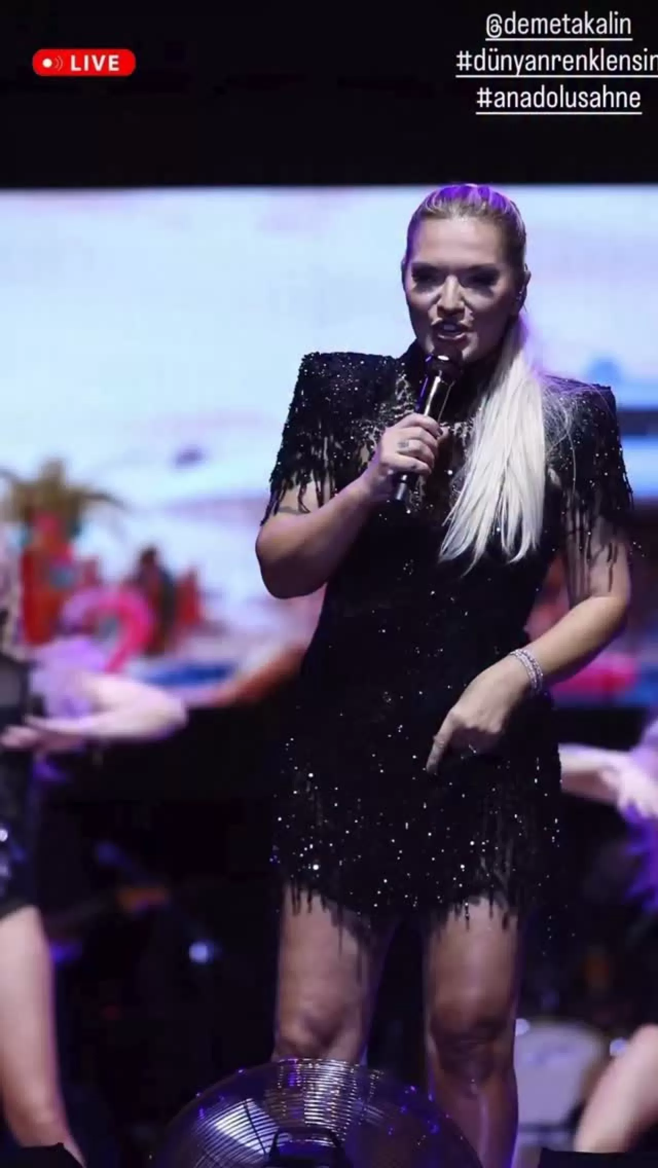 Demet Akalın Konya Konserine Teşekkür Etti: