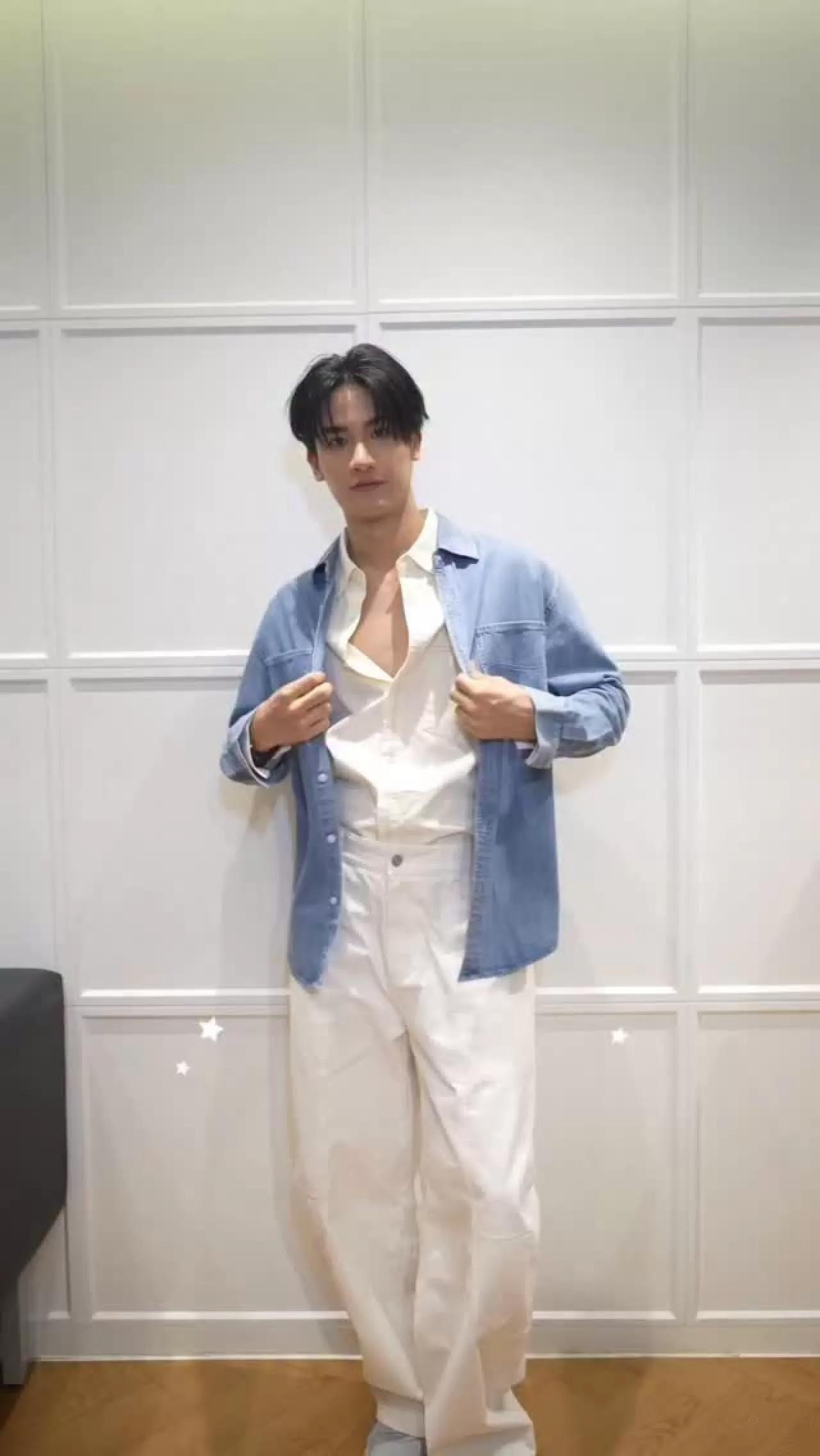 Tawan Vihokratana, SinghaWater ile Tatil Günü Etkinliğinde Hayranlarıyla Buluştu