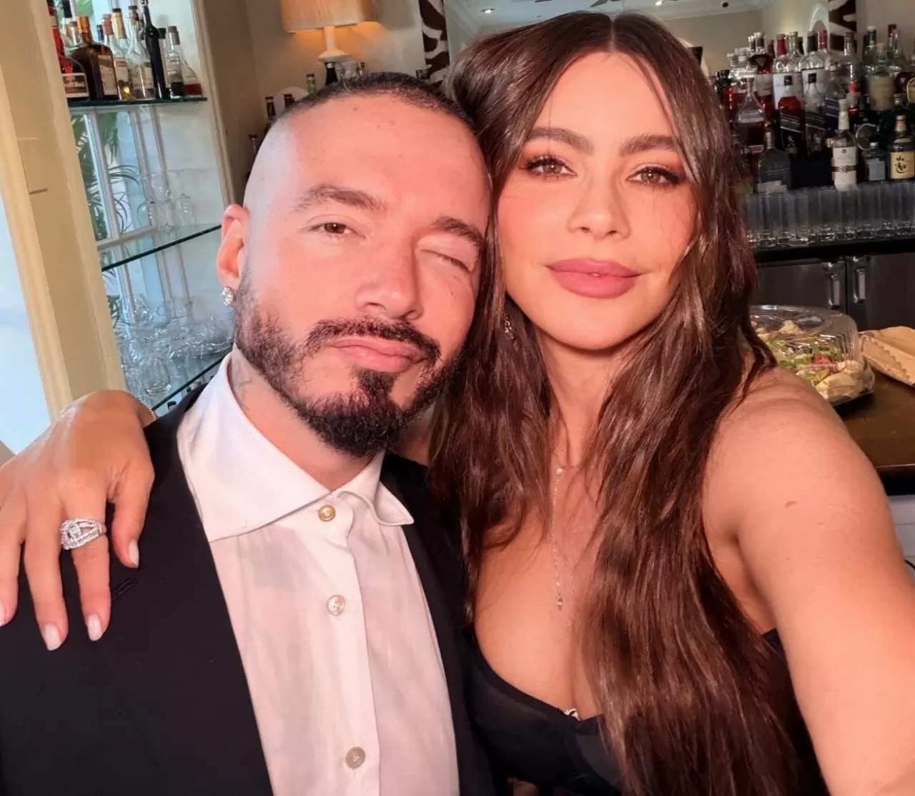 Sofía Vergara, J Balvin ve Ryan Castro ile Miami'de Görüldü