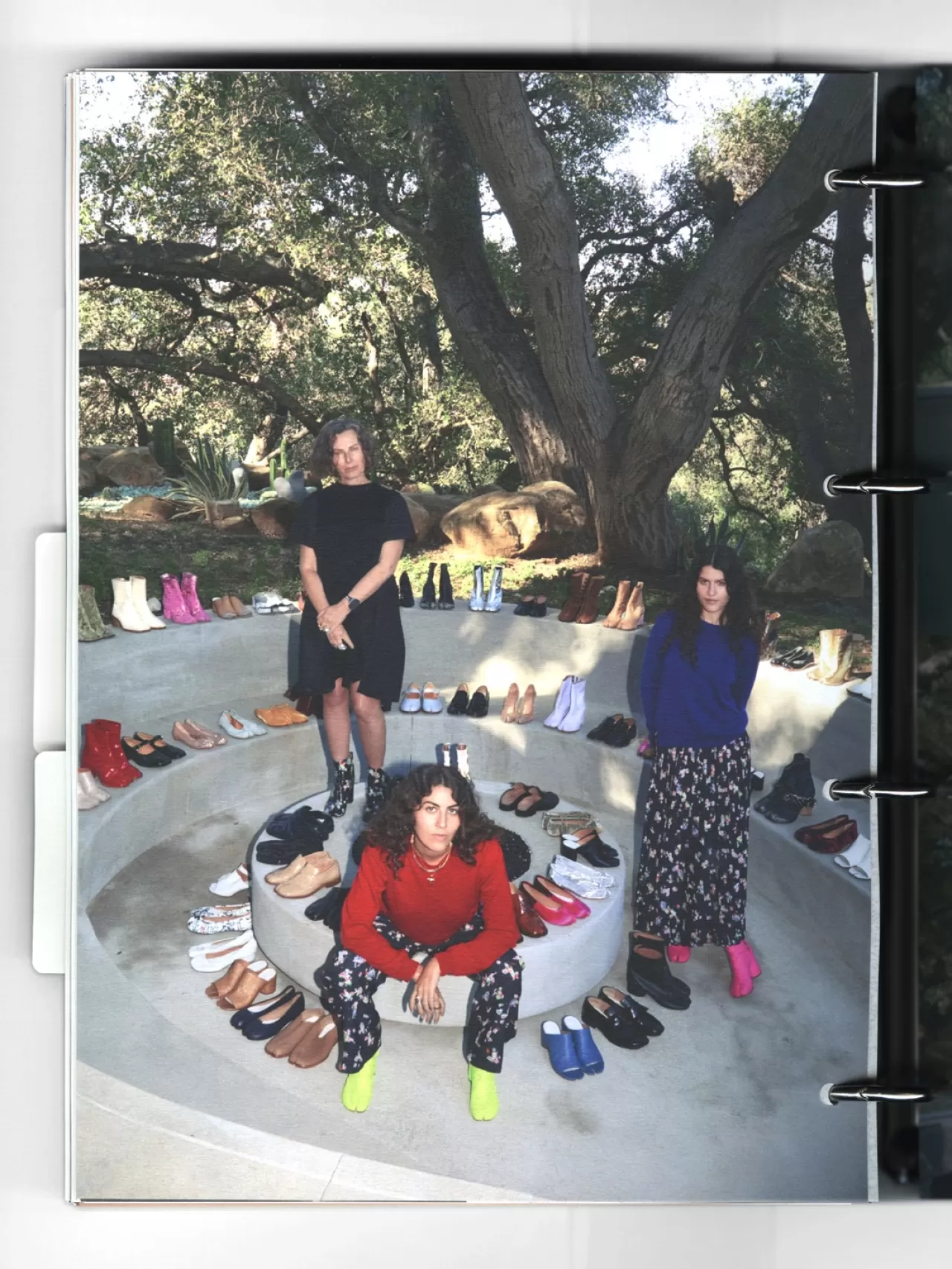 Maison Margiela'nın İkonik Tabi Koleksiyonları Chengdu'da Sergileniyor - 9 Koleksiyonerin Nadir Parçaları