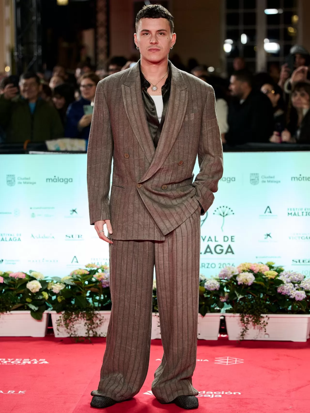 Arón Piper, Malaga Film Festivali'nde Emporio Armani İle Sahne Aldı