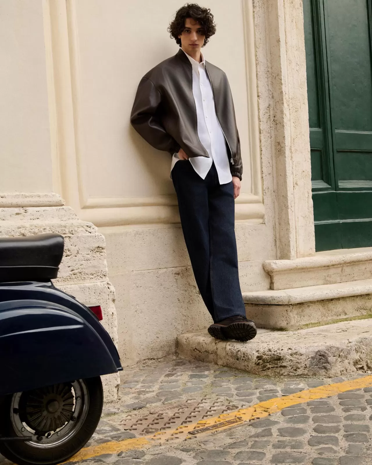 Fendi'nin Yeni Koleksiyonu: Essential Silhouettes ve Nostalgic Details