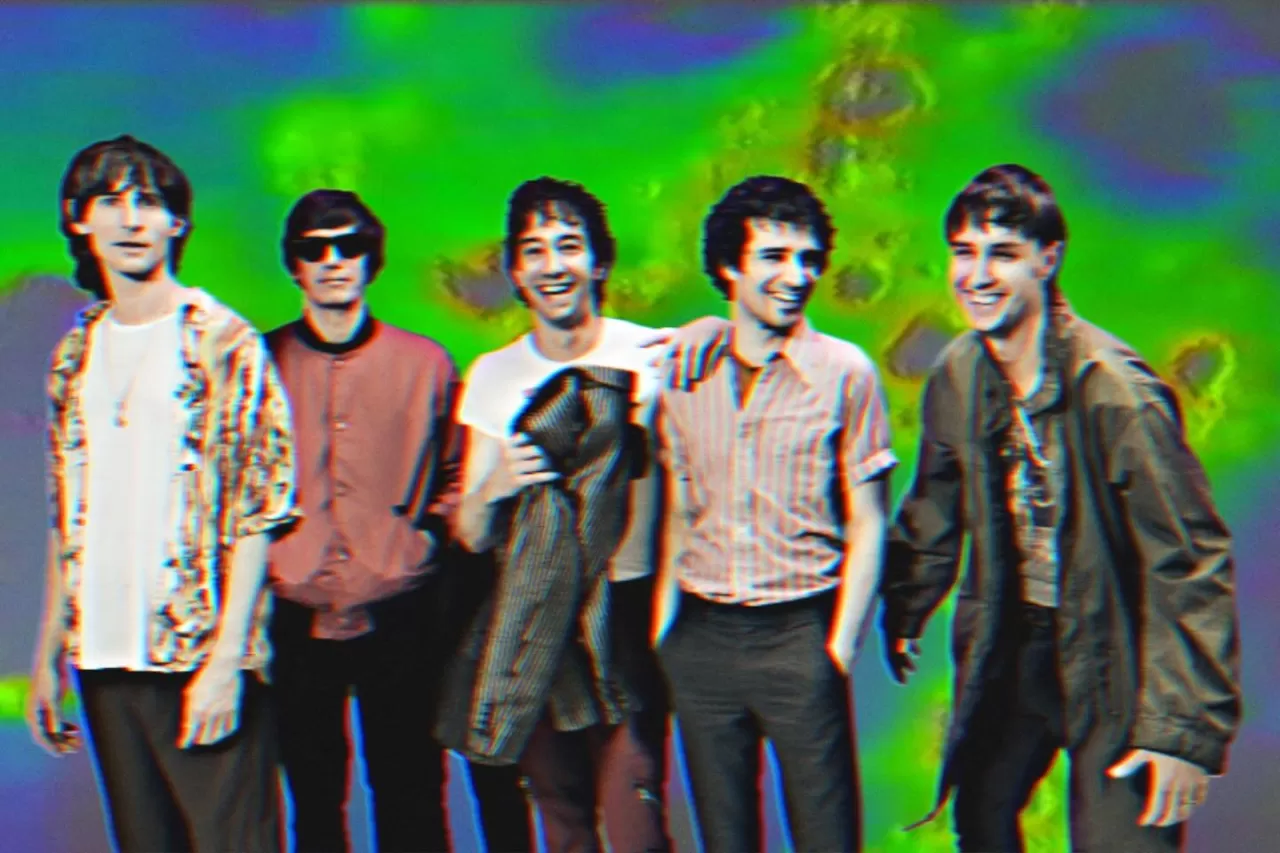 Hafta Sonu Planı: The Strokes Ruhuyla Alışveriş ve Müzik Keyfi