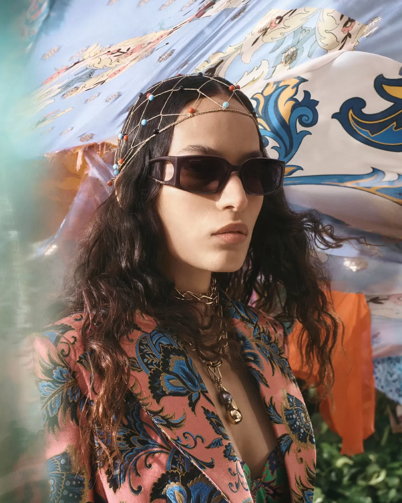 Etro SS26 Gözlükleri: Modern Siluet ve Dekoratif Enerji