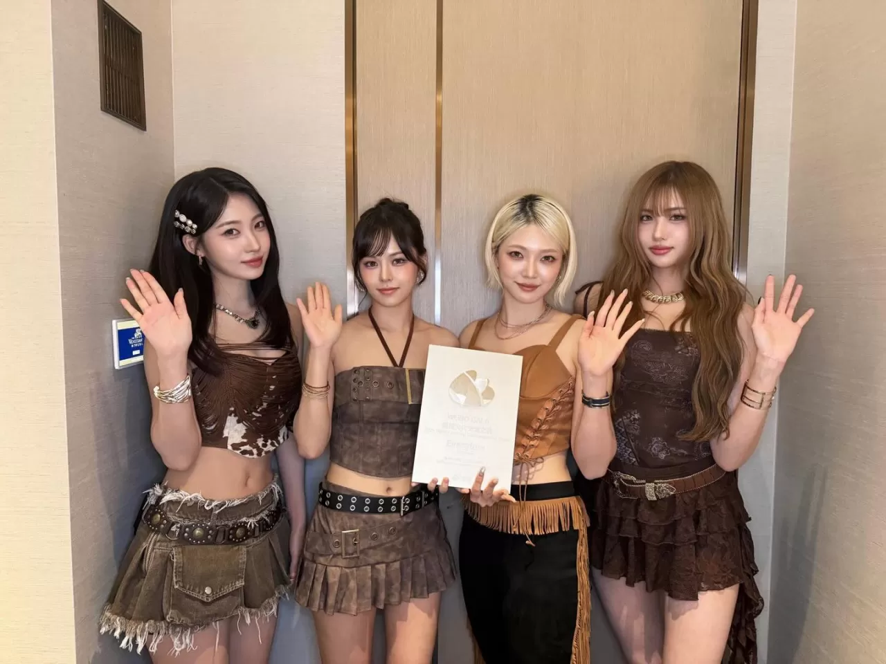 EVERGLOW, Makao'da Weibo Ödülünü Kazandı!