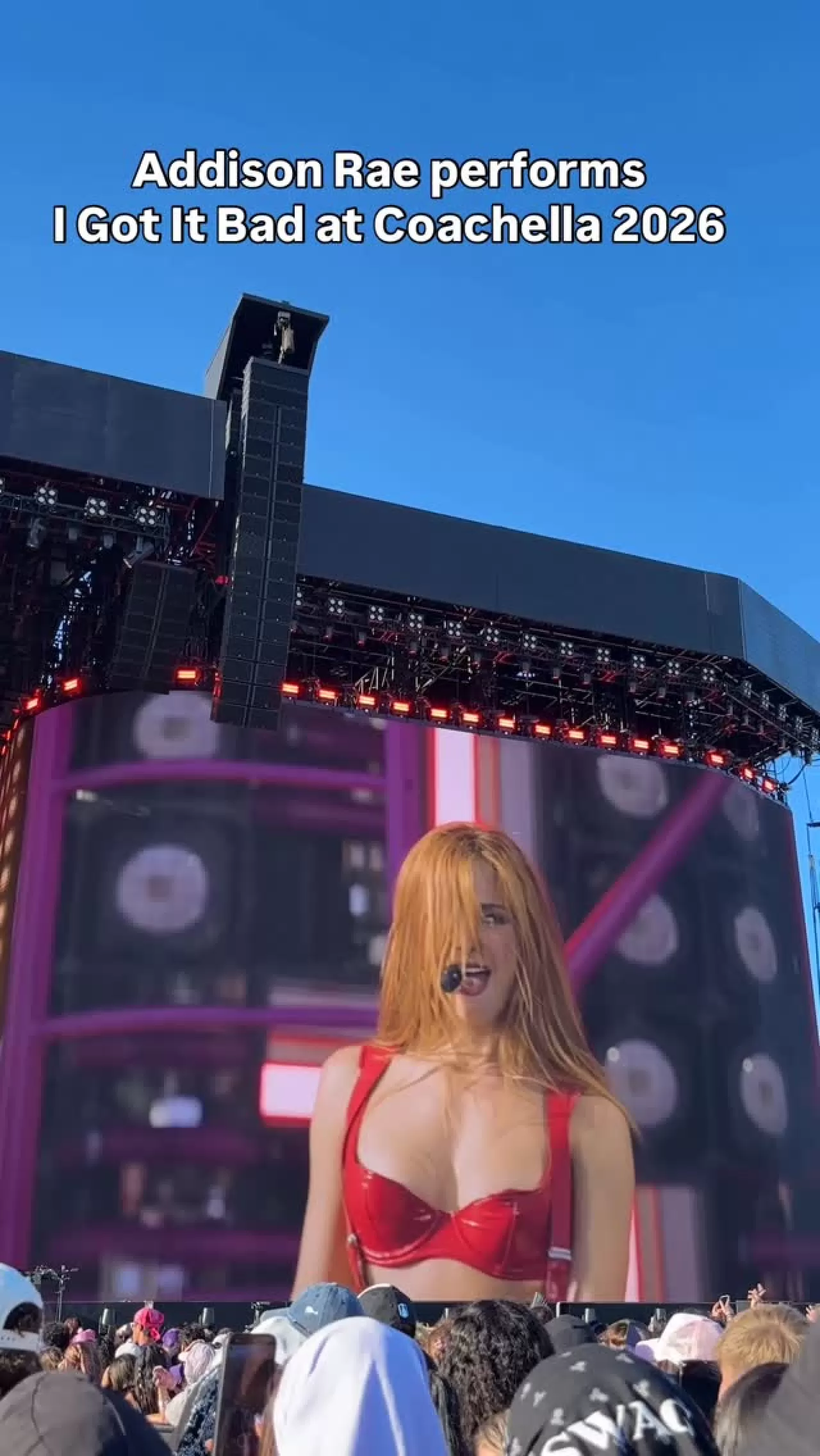 Addison Rae, Coachella 2026'da Sahne Alarak Hayranlarını Büyüledi