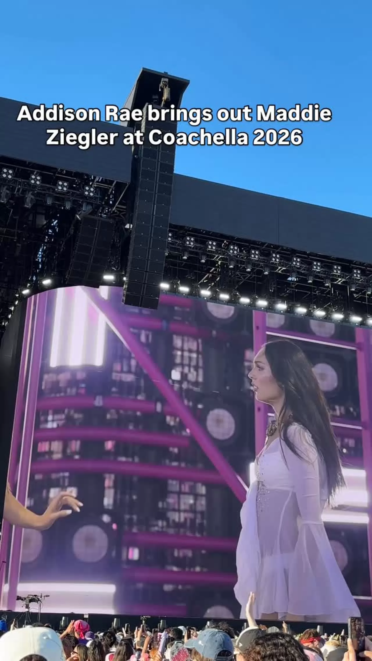 Maddie Ziegler ve Addison Rae, Coachella 2026'da Aquamarine Performansı İçin Bir Araya Geldi