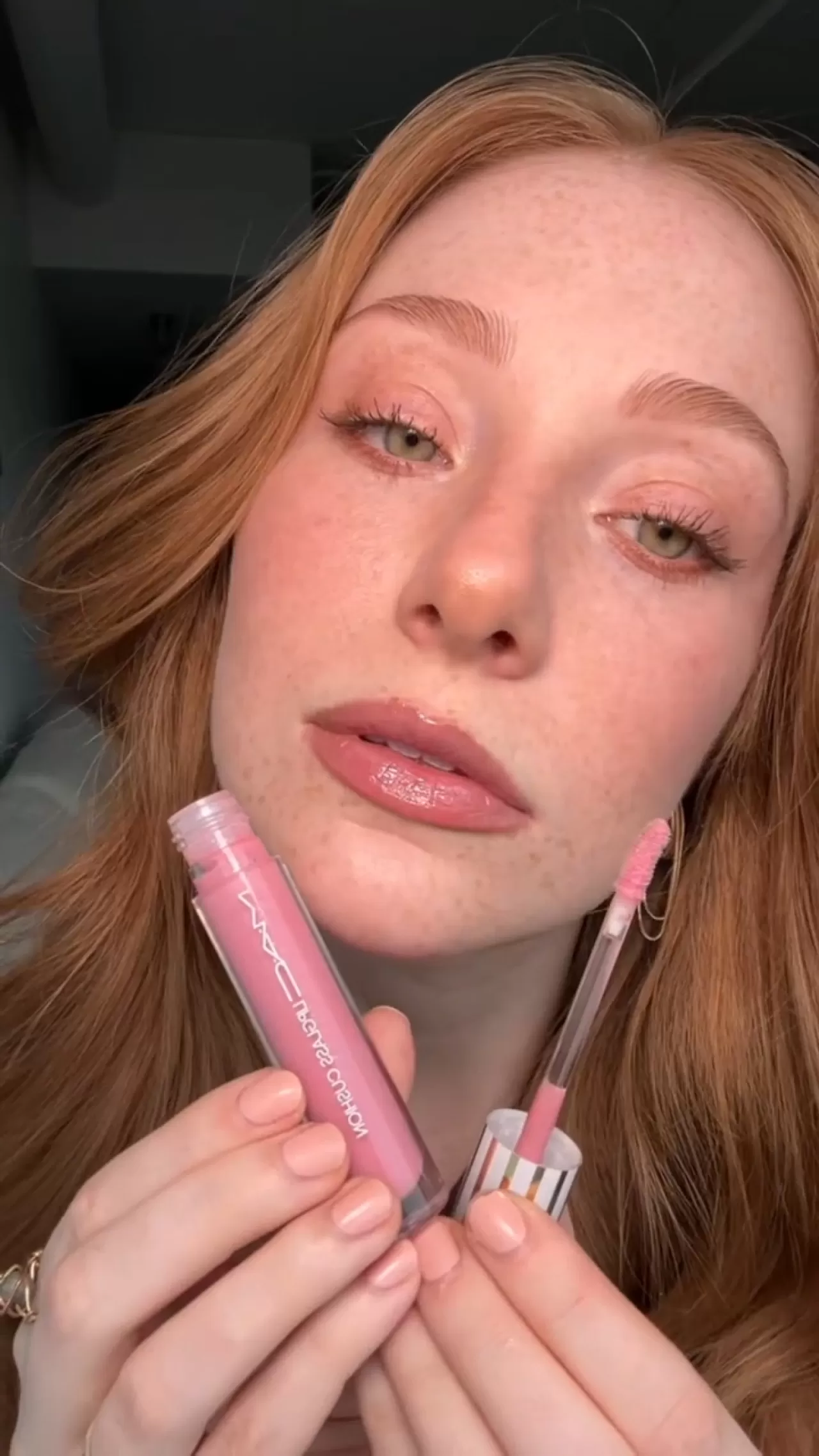 MAC ve Madeline Ford'dan Yaz İçin 4 Trend Dudak Kombinasyonu