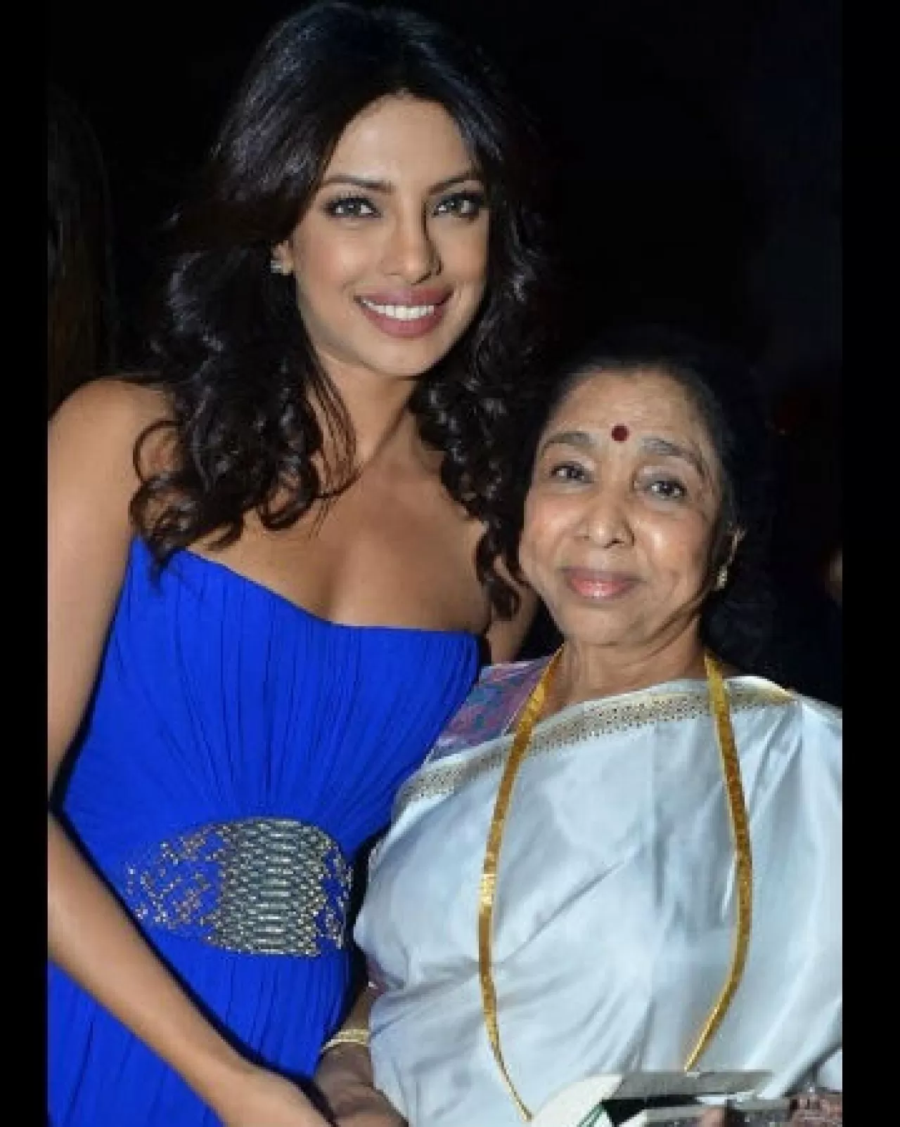 Hint Müziğinin Efsanevi Sesi Asha Bhosle Hayatını Kaybetti