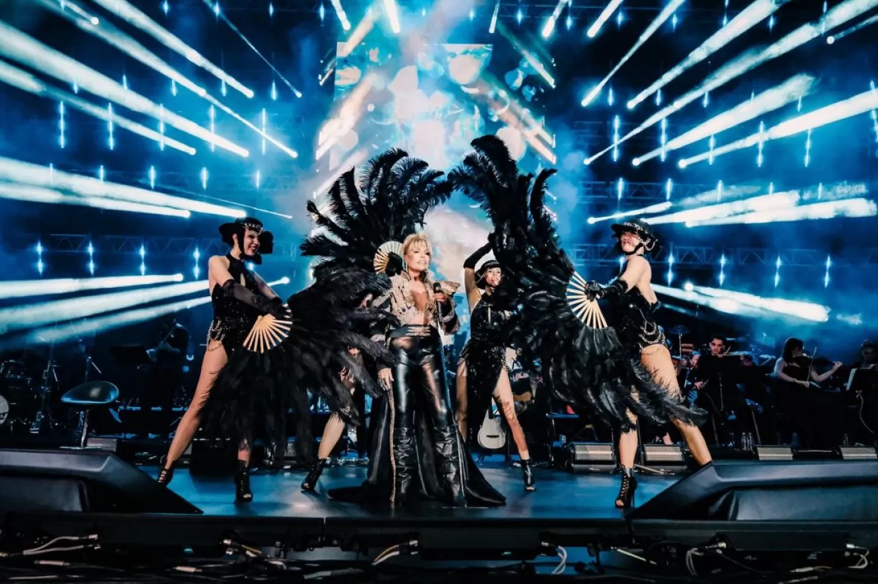 Ajda Pekkan'dan Duygusal Arena Veda Gecesi: 