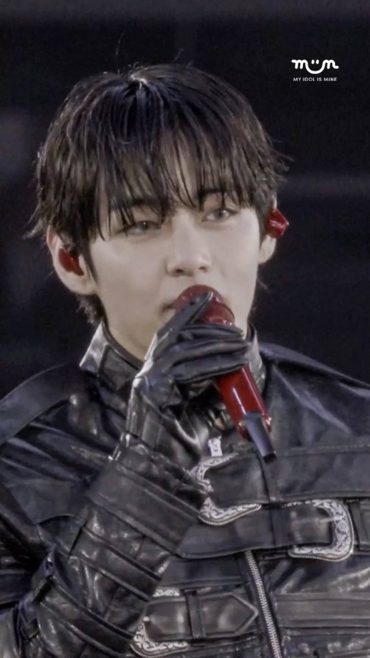 BTS V'nin Sahne Performansları ve Hayranlara Özel İçerikler