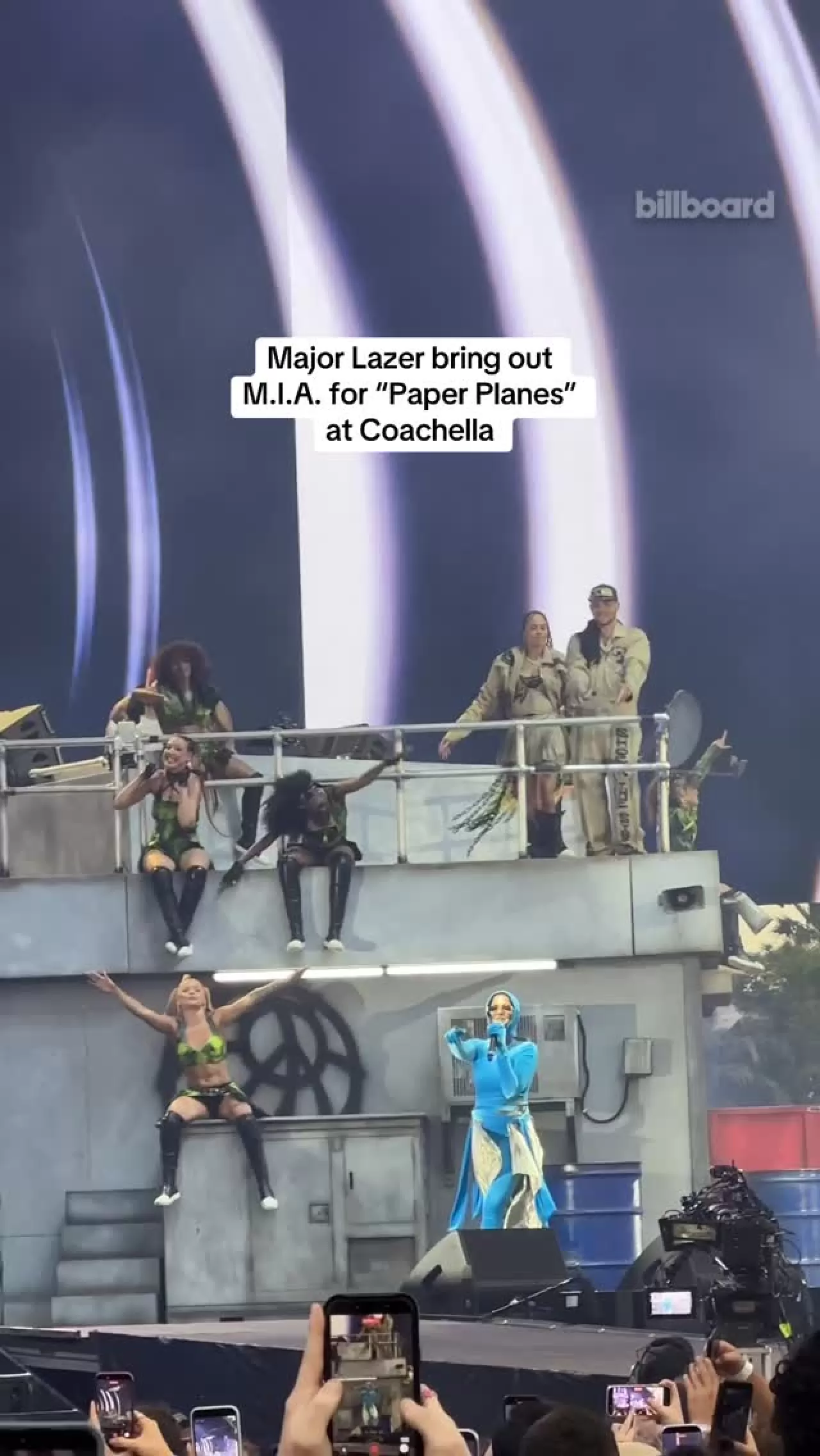 M.I.A., Coachella'da Sürpriz 'Paper Planes' Performansıyla Sahne Aldı