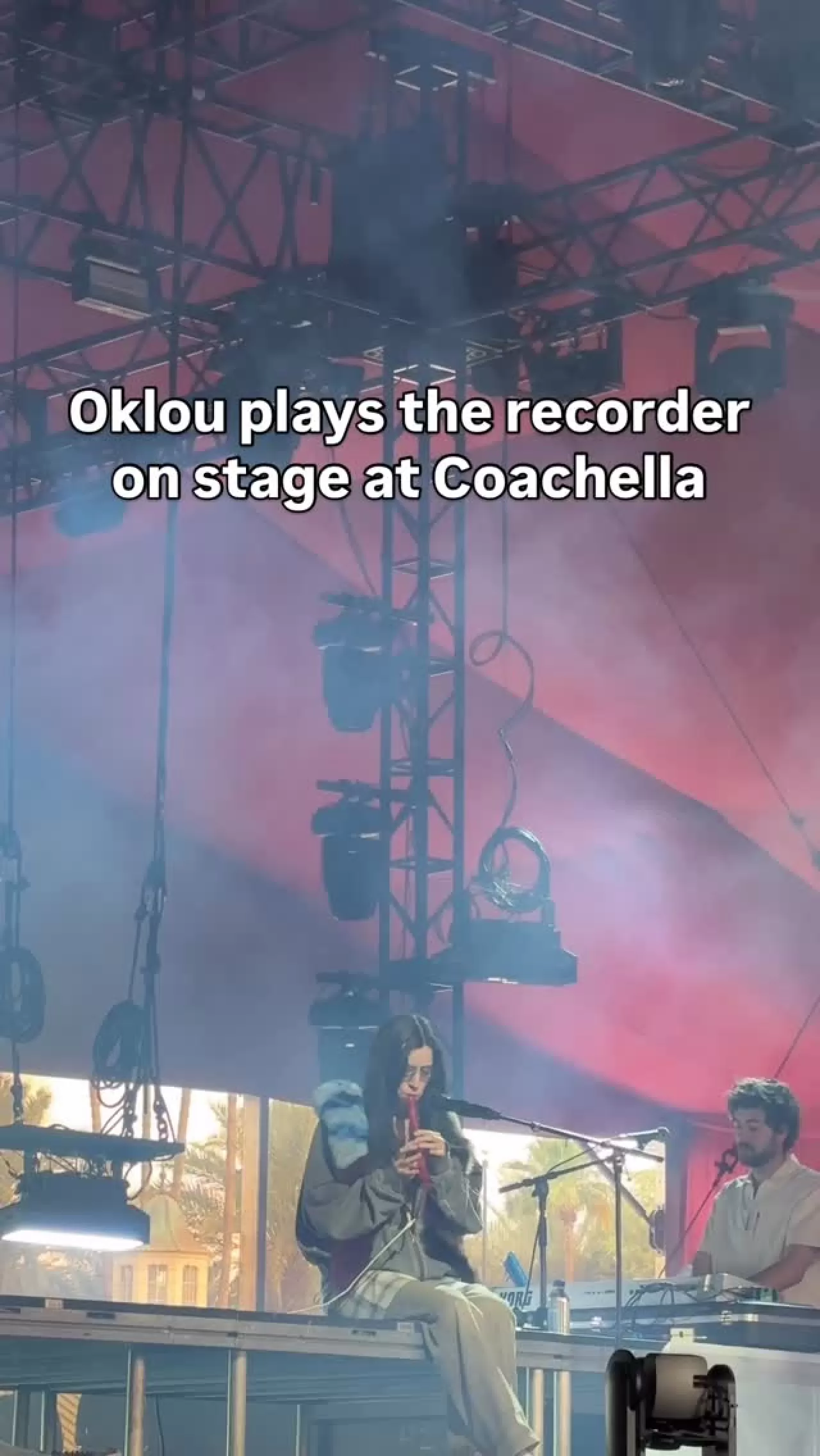 oklou_'nun Coachella 2026 Performansı: Sahnedeki Büyüleyici An
