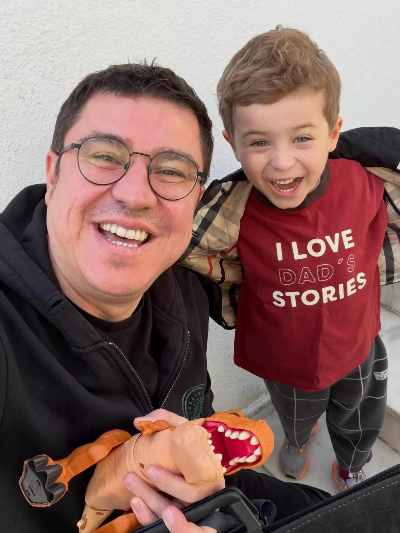 İbrahim Büyükak'ın Çocukluk Anıları: Dinozor ve Babasıyla Özel Bağı