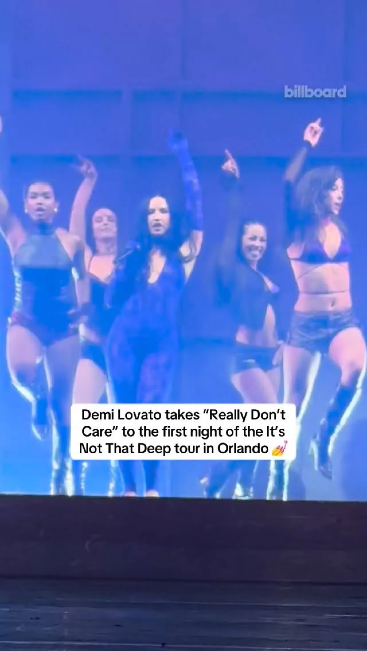 Demi Lovato Orlando'da Coşkulu Gece: İzleyici Tam Olarak Ne Bekleniyorsa Onu Yaptı