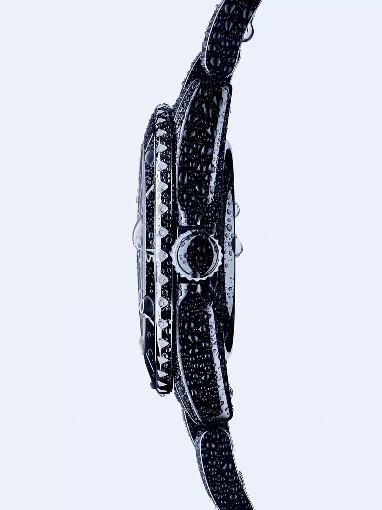 Chanel J12 Full Armor: Monoblok Seramik Kasasıyla Sınıf Yaratan Lüks Saat