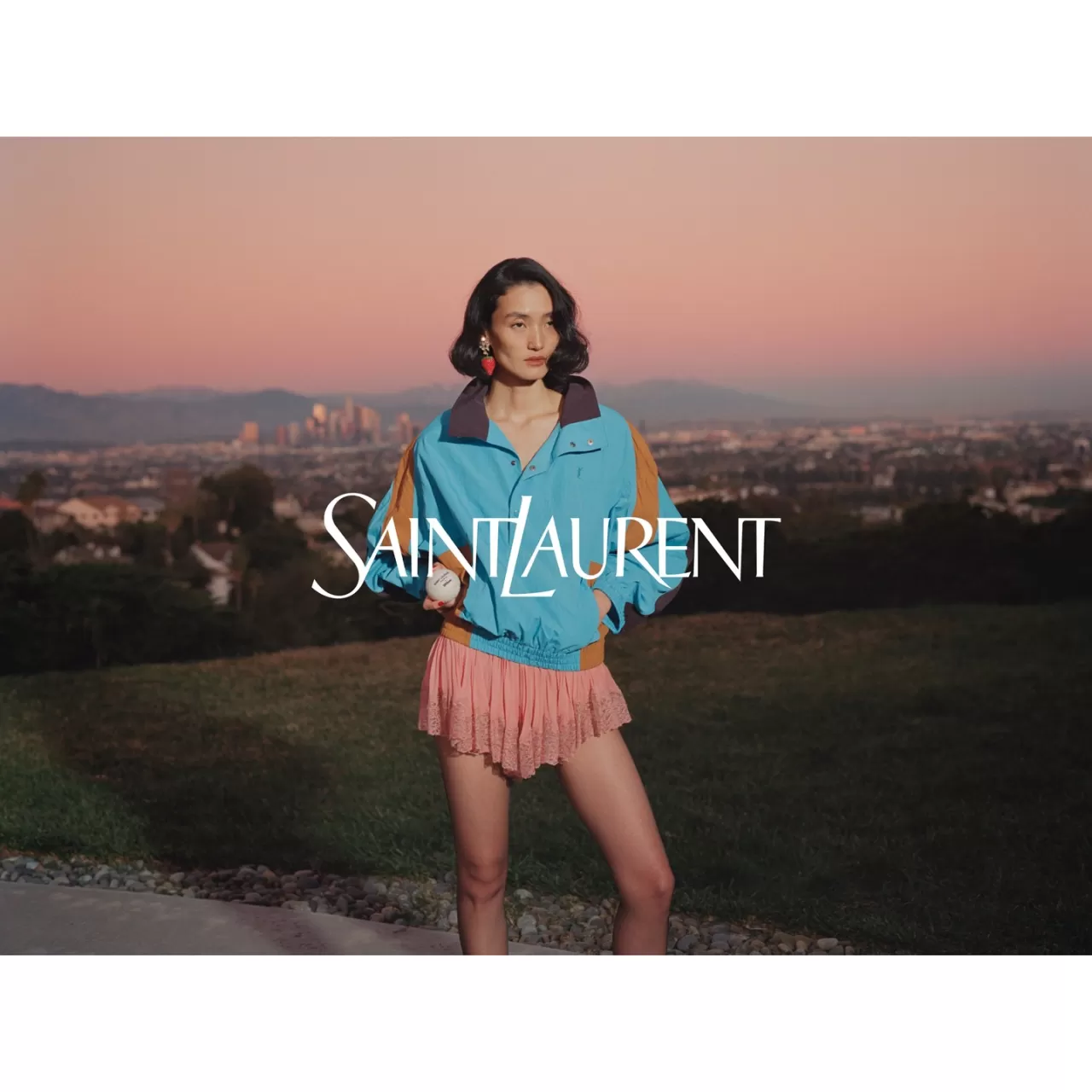 Hailey Bieber, Saint Laurent'ın 