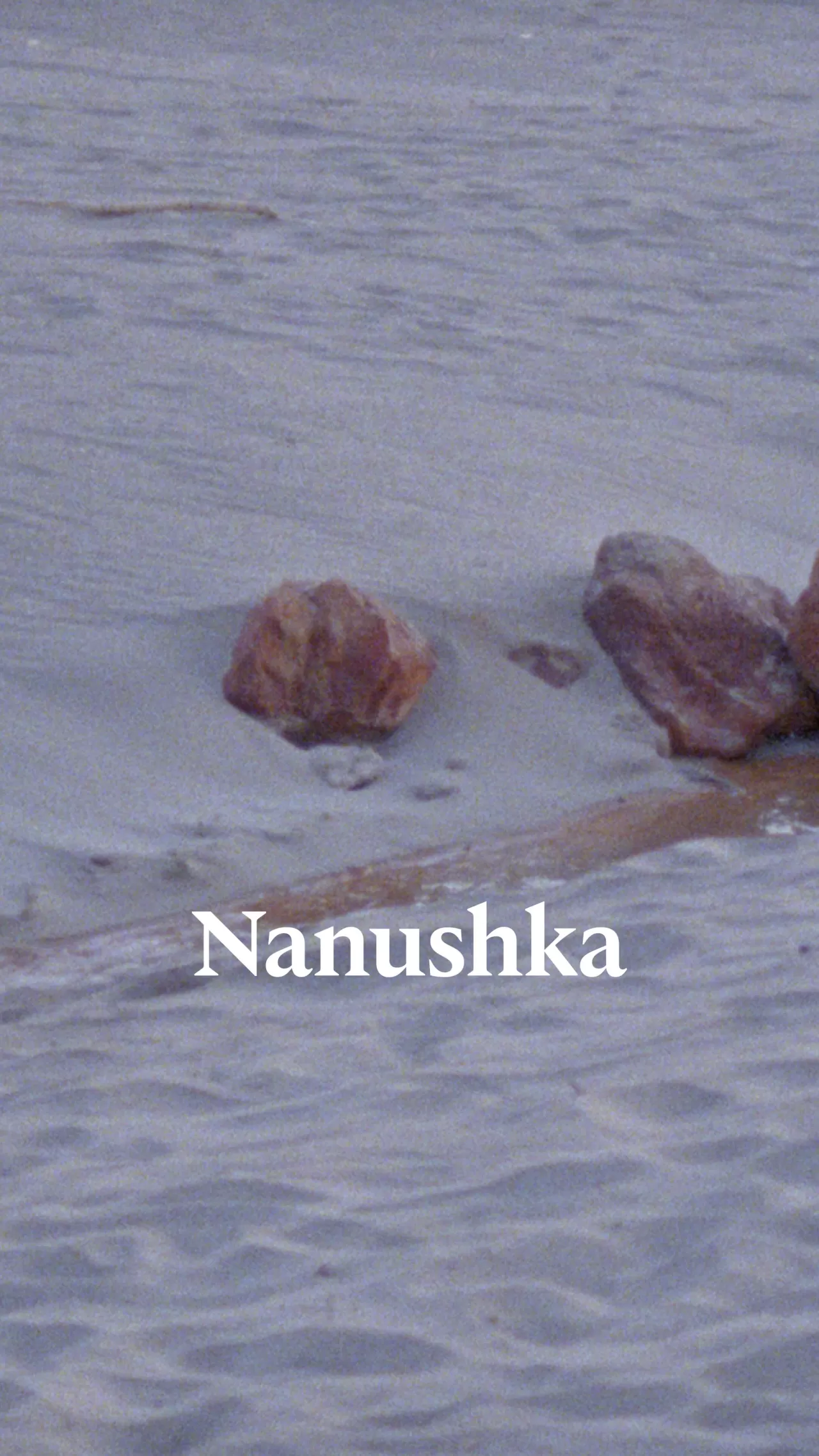 Nanushka, 2026 İlkbahar-Yaz Kampanyasını 16mm Film ile Barselona'da Çekti