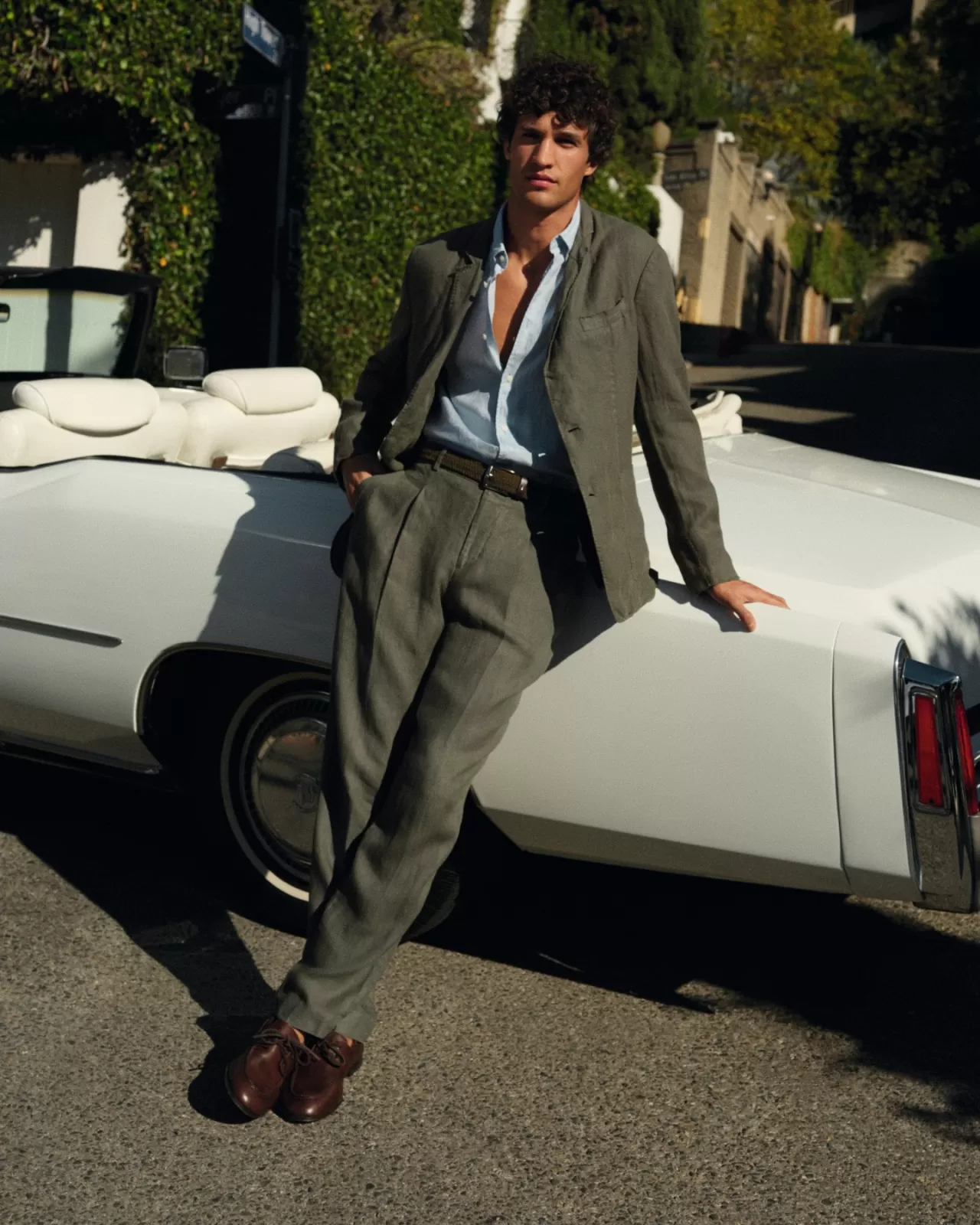 Tommy Hilfiger 2026 İlkbahar Koleksiyonu: Hafif Keten Takımlar