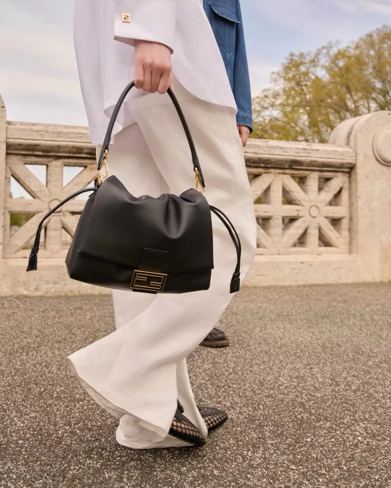 Fendi'nin Vücutla Hareket Eden Lüks Zanaatı