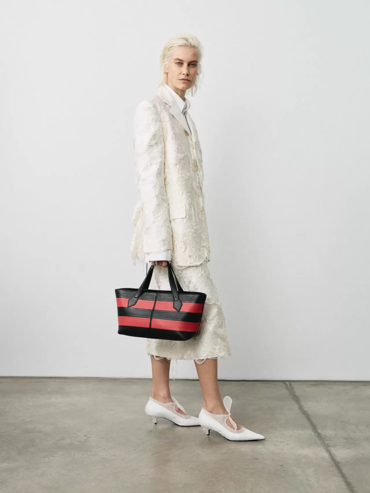 Proenza Schouler'ın Bahar 2026 Koleksiyonunda Çiçek Dokuma Devrimi