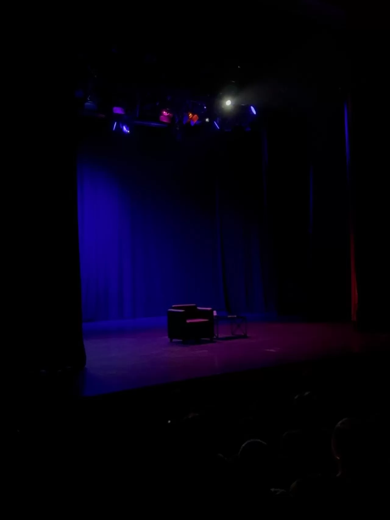 İbrahim Büyükak'ın "Bakıcaz" Gösterisi Adana'da Sahnelendi