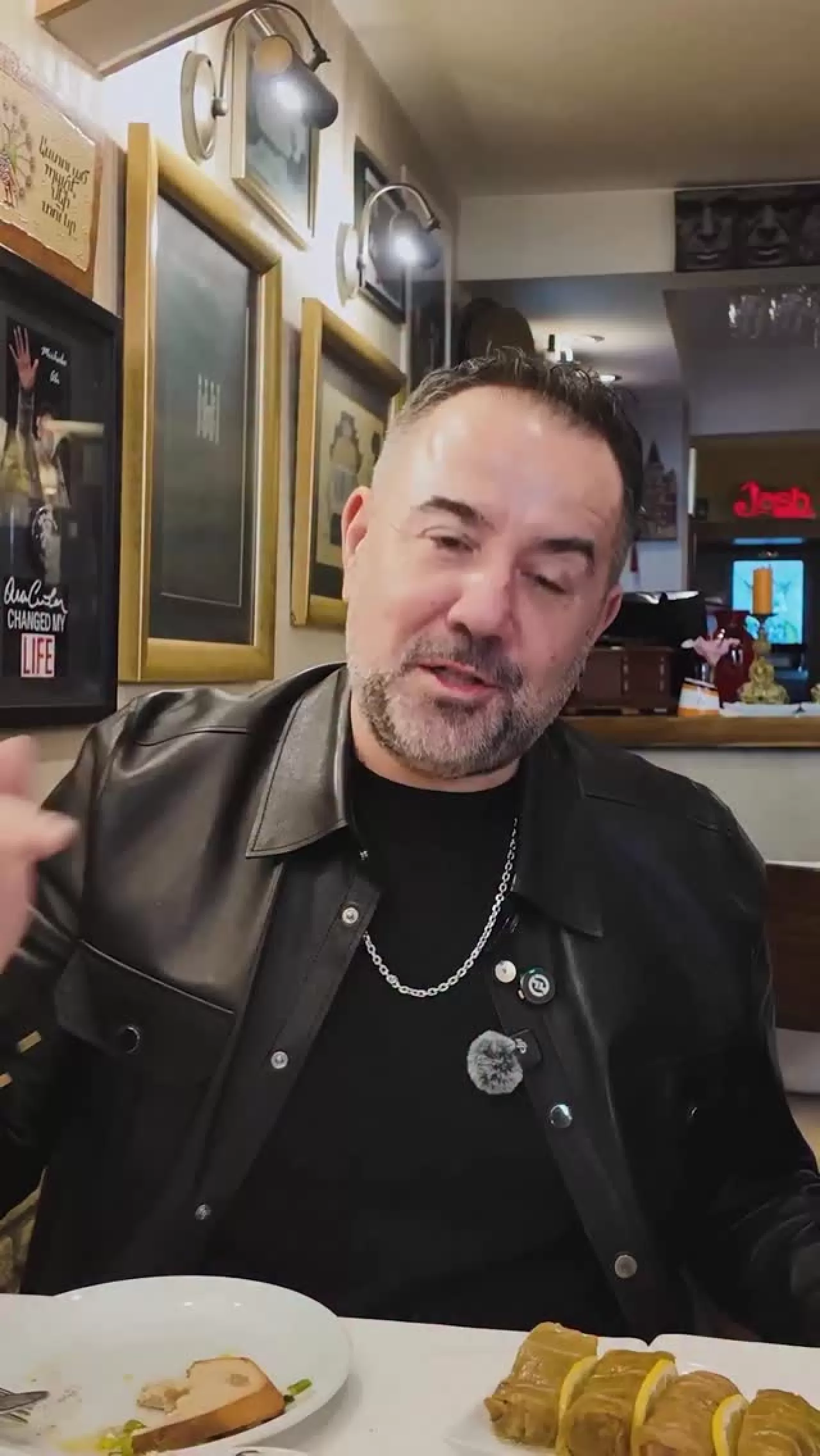 Ata Demirer, Ayhan Sicimoğlu ile Buluştu: "Reklam Değil Sohbet"