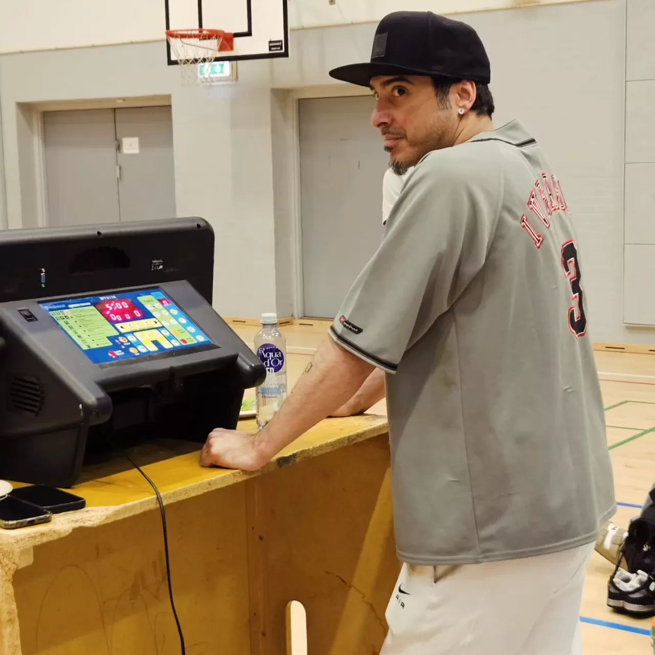 Ferman Akgül, Danimarka'da İlk Gönüllülük Görevini Basketbol Hakemliğiyle Yaptı