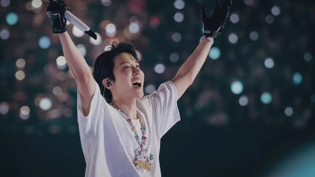 J Hope Tokyo'da Hayranlarıyla Buluştu: BTS Dünya Turu Devam Ediyor