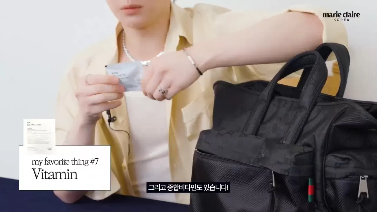 Lee Know Vitamin Alışkanlıklarını Açıkladı: "Hayatta Kalmak İçin Enerjimi Koruyorum"