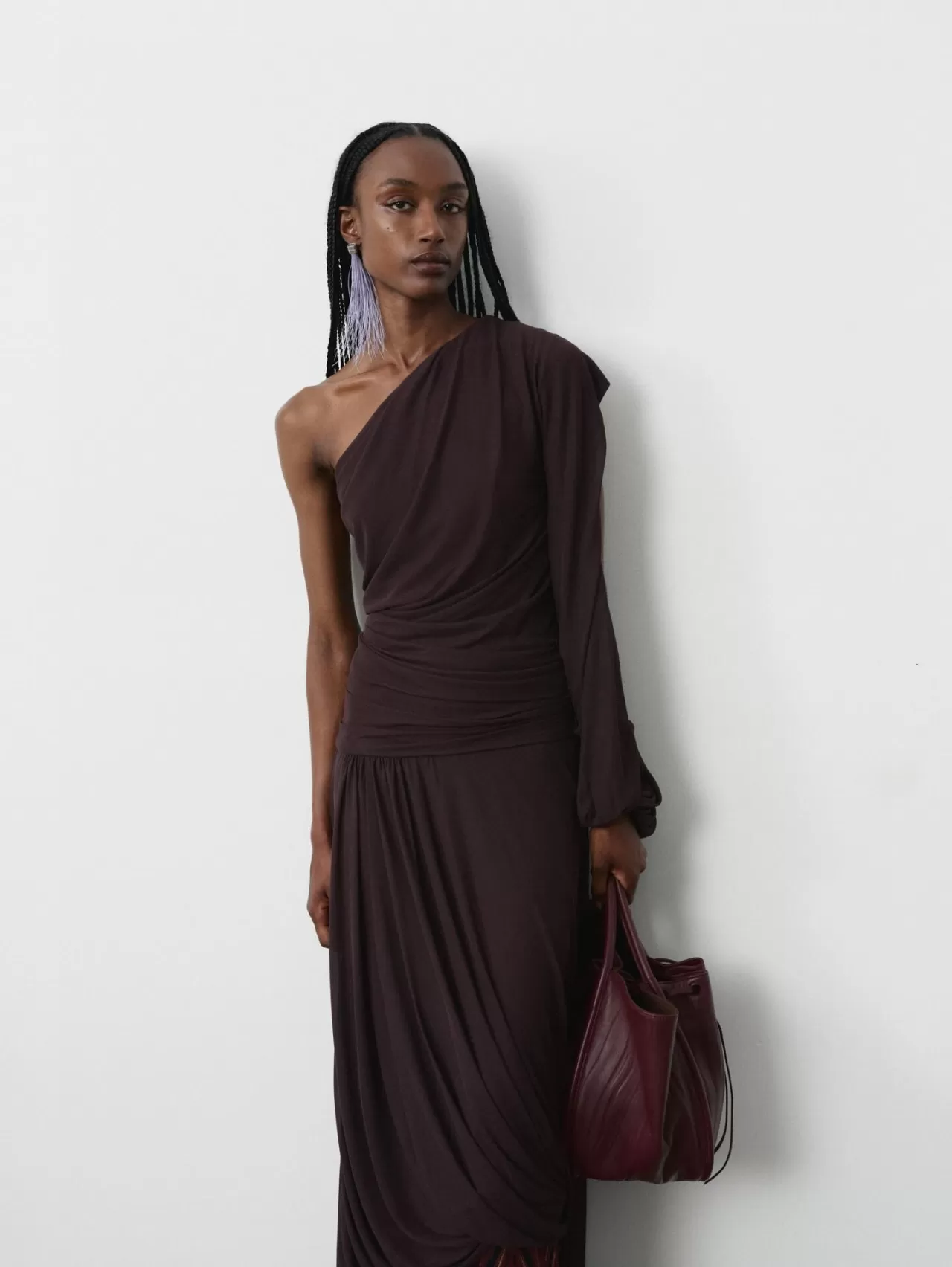 Proenza Schouler İlkbahar 2026'dan Gabri Dress: Tek Omuzlu Pileli Elbise