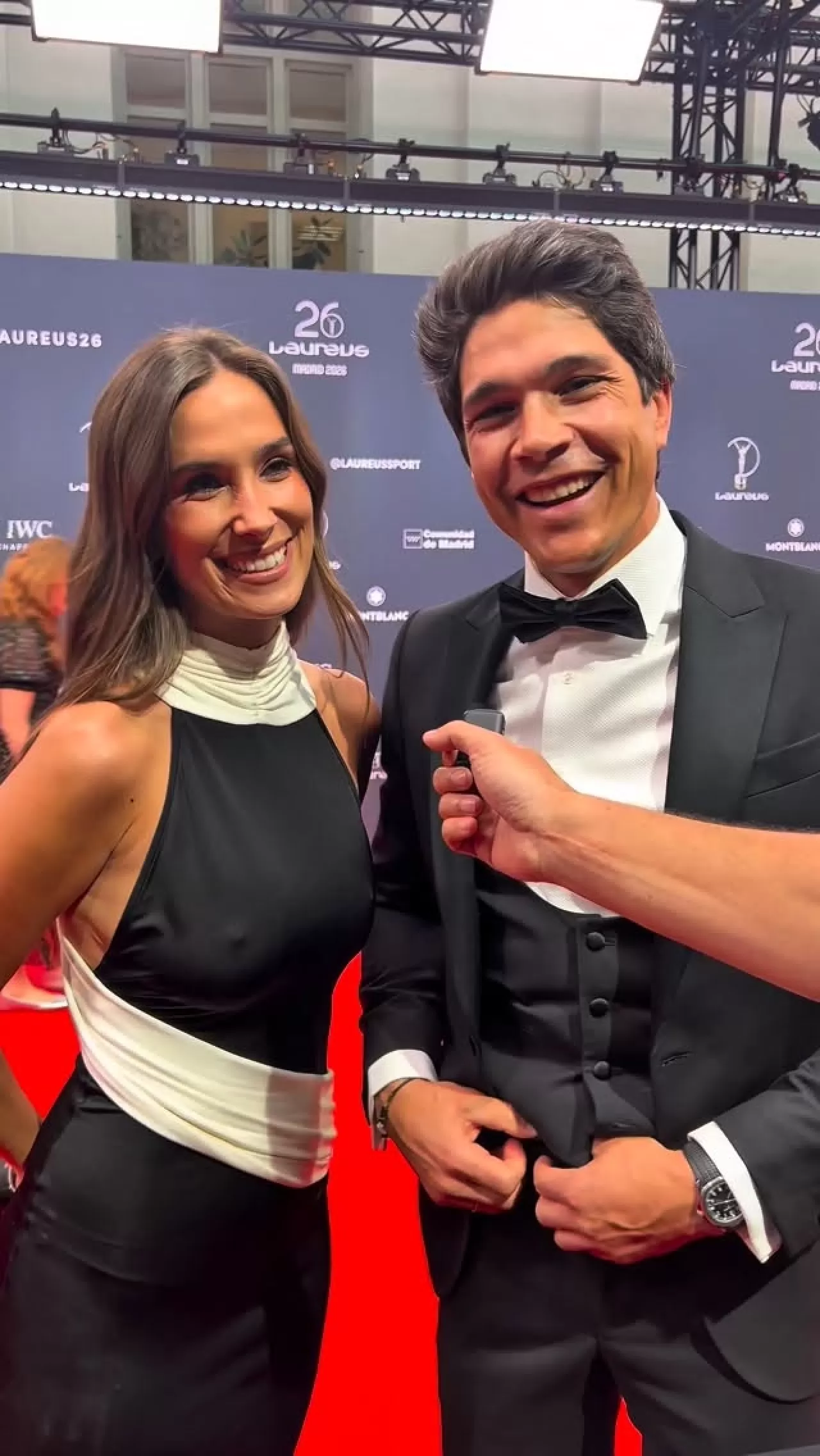 Laureus Ödülleri'nde Kırmızı Halı Stili: Maria Pombo ve Pablo Castellano'dan İpuçları