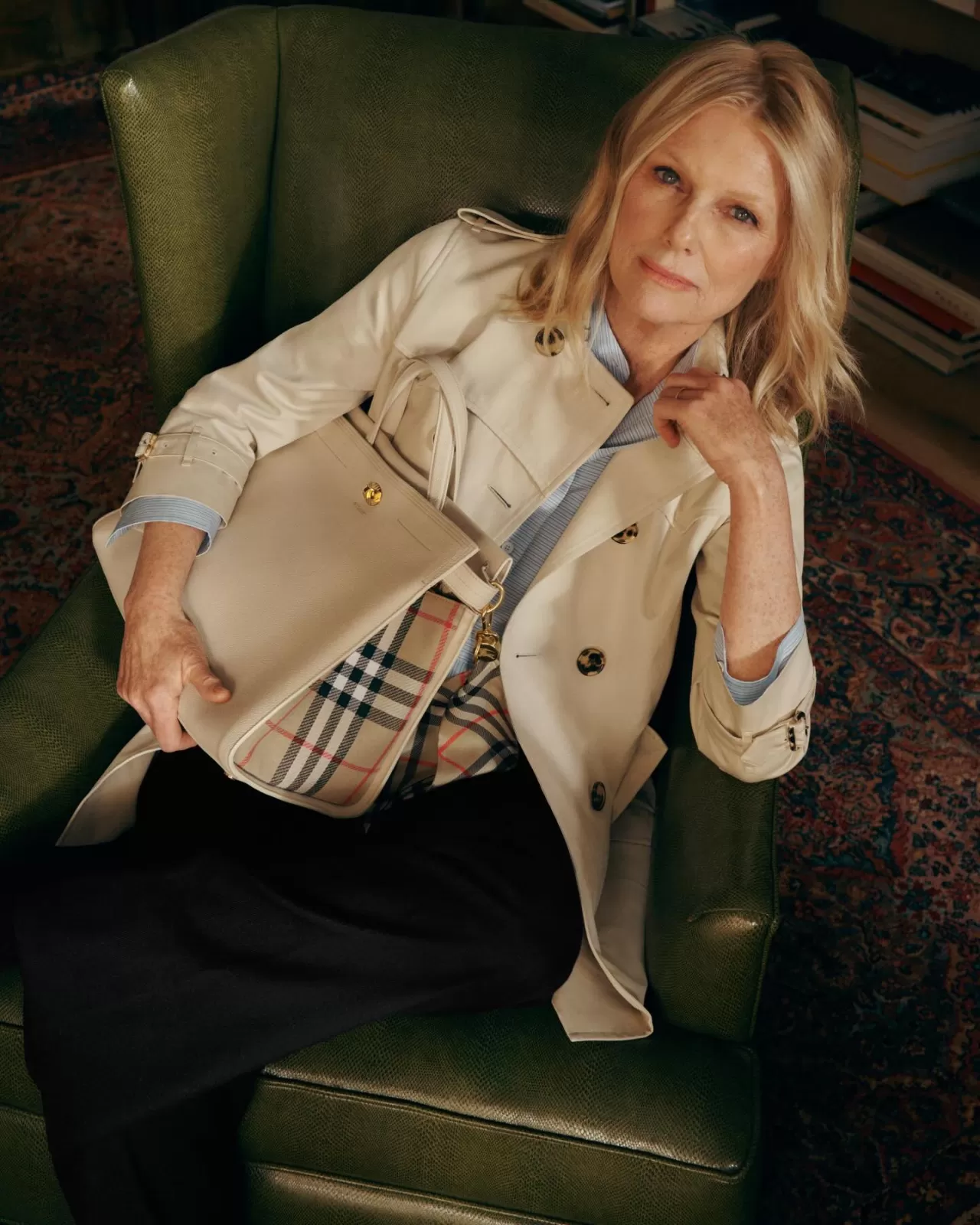 Burberry Anneliği Kuşaklar Arası Bir Aileyle Kutluyor: Patti Hansen ve Kızları