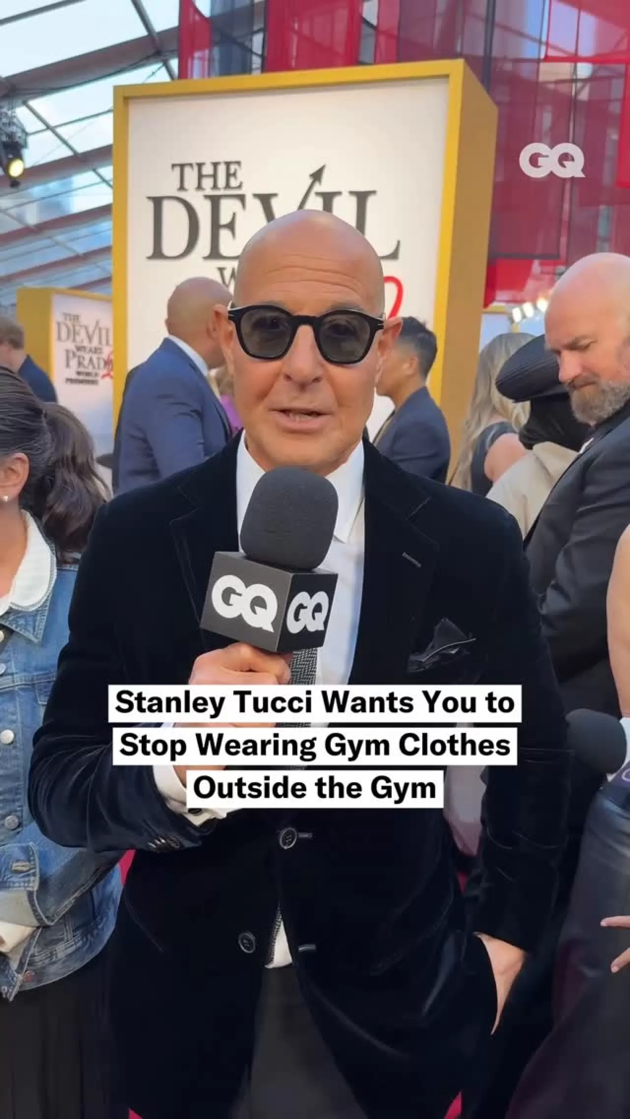 Stanley Tucci'den Moda Tavsiyesi: "Athleisure'ı Bırakın"