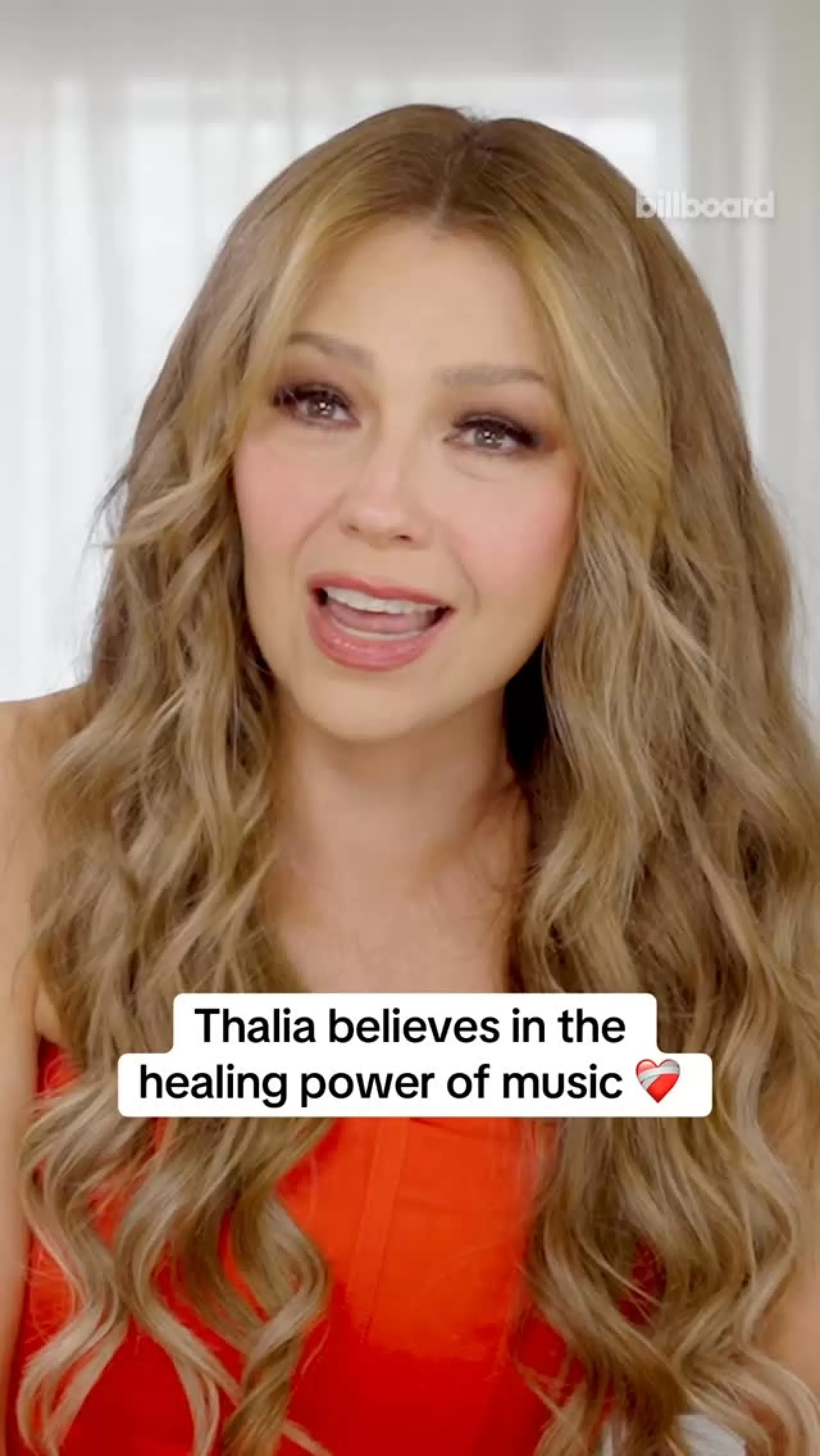 Thalia Billboard Women In Music'ten Icon Ödülü Aldı